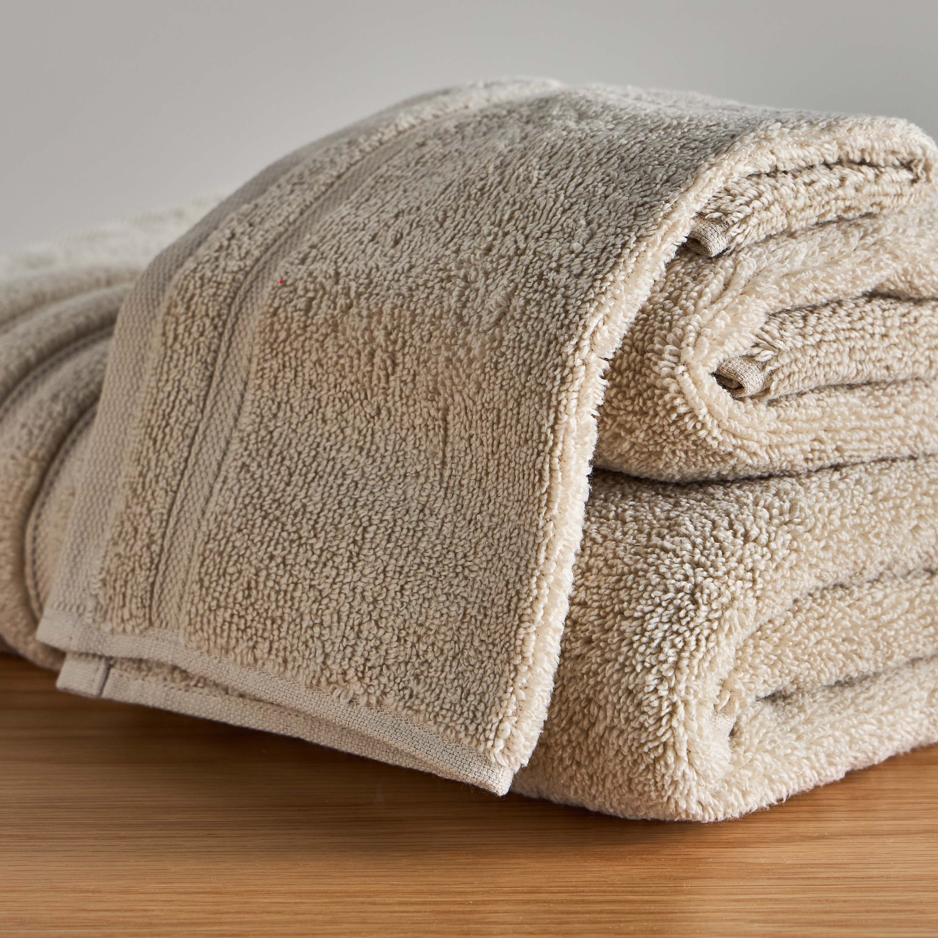 منشفة حمام قطن مايكرو بِوزن 560 جرام - إكسبرسنس - 76x142 سم-household-bathandlaundry-bathlinen-towels-image-4