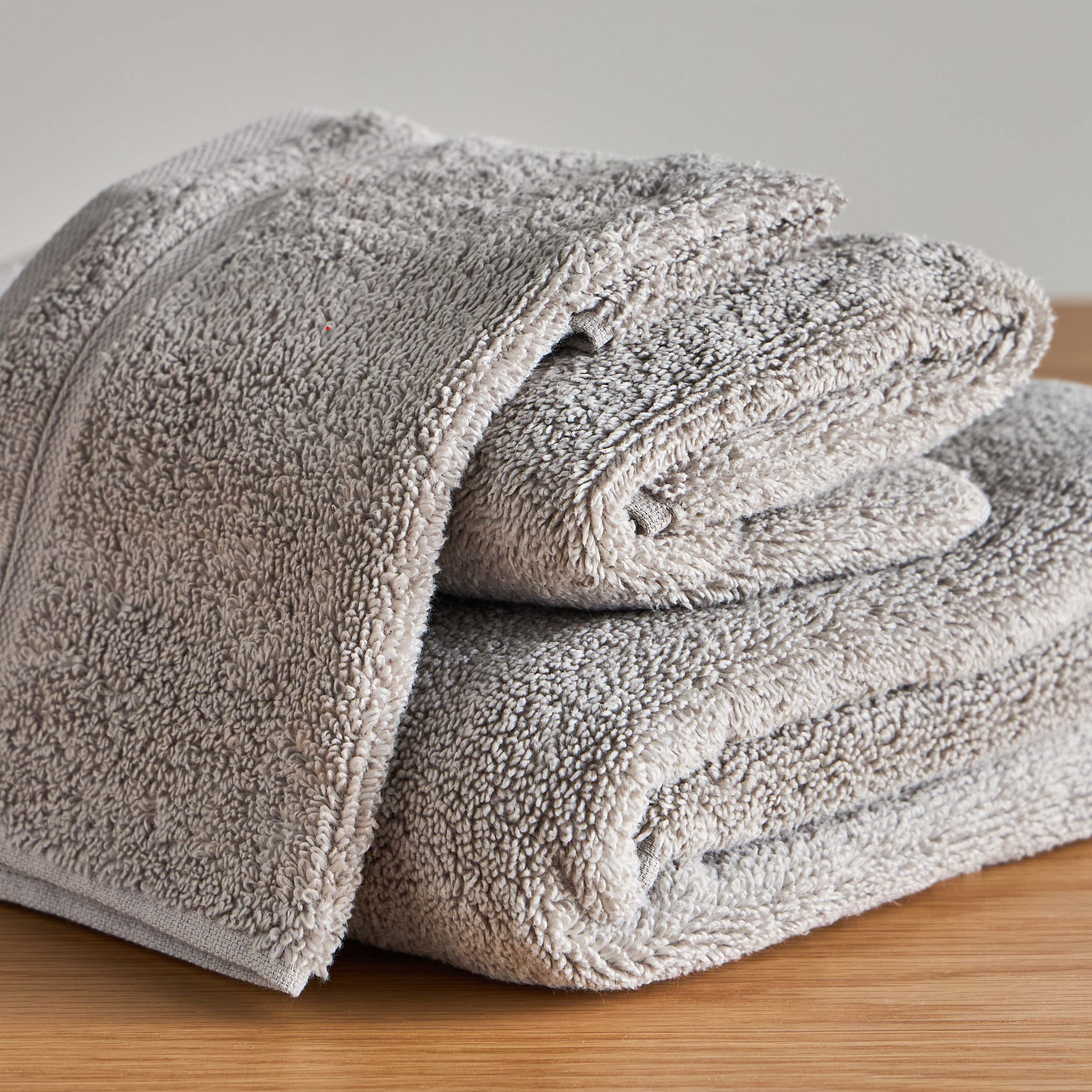منشفة حمام قطن مايكرو بِوزن 560 جرام - إكسبرسنس - 76x142 سم-household-bathandlaundry-bathlinen-towels-image-11