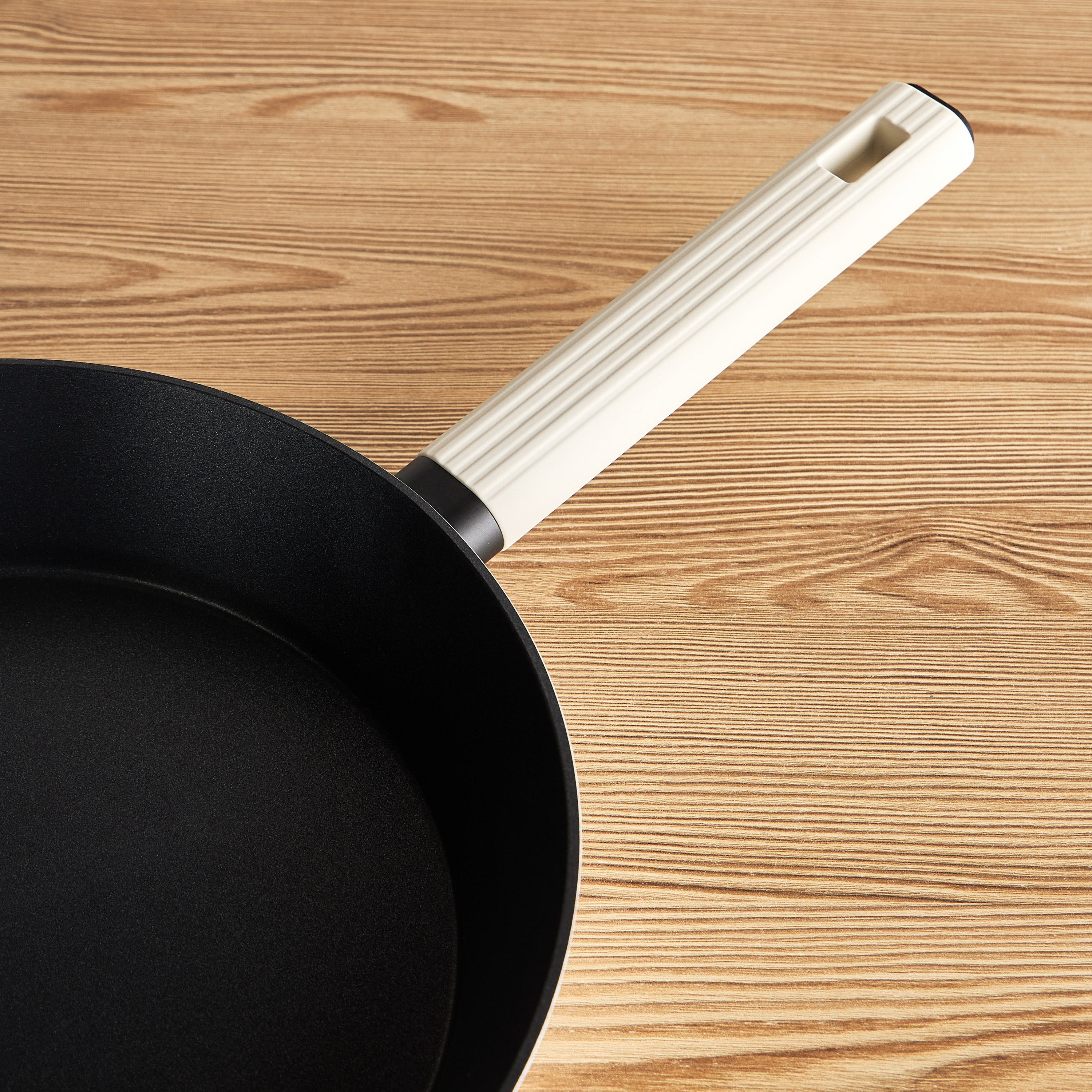 Fazzo Forged Aluminium Fry Pan - 28 cm-household-kitchen-cookware-potsandpans-image-2