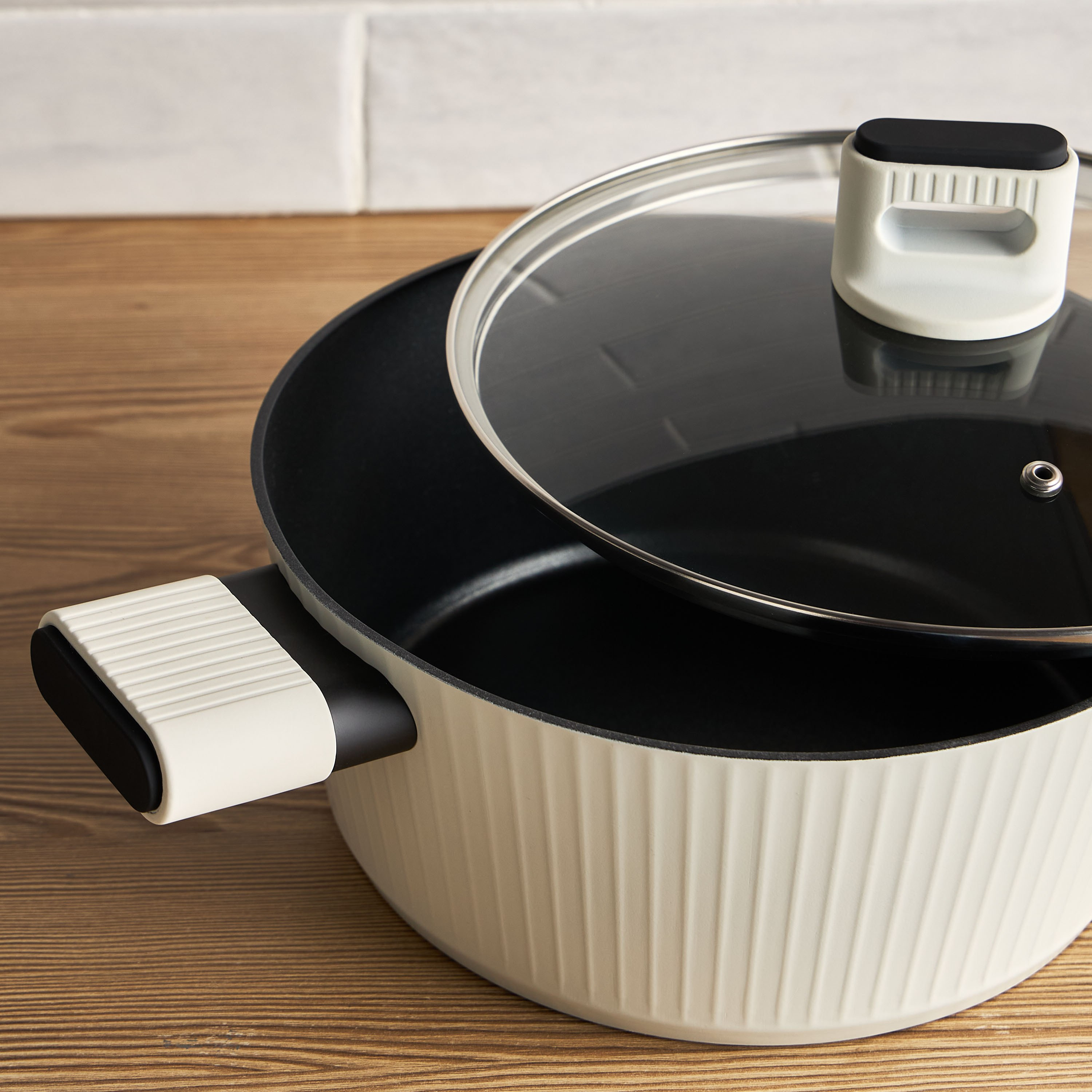 Fazzo Forged Aluminium Casserole - 3.8 L-household-kitchen-cookware-potsandpans-image-2