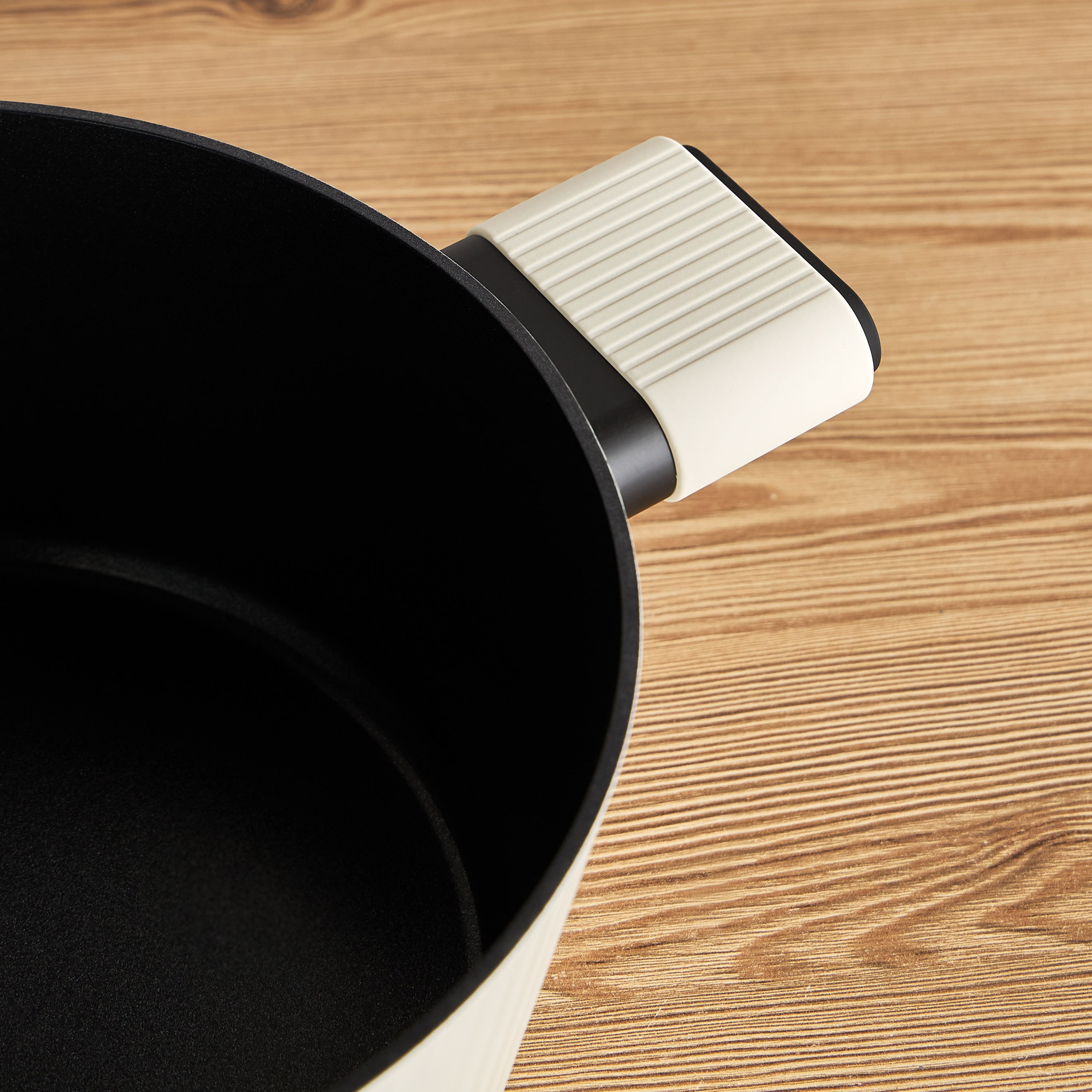 Fazzo Forged Aluminium Casserole - 3.8 L-household-kitchen-cookware-potsandpans-image-3