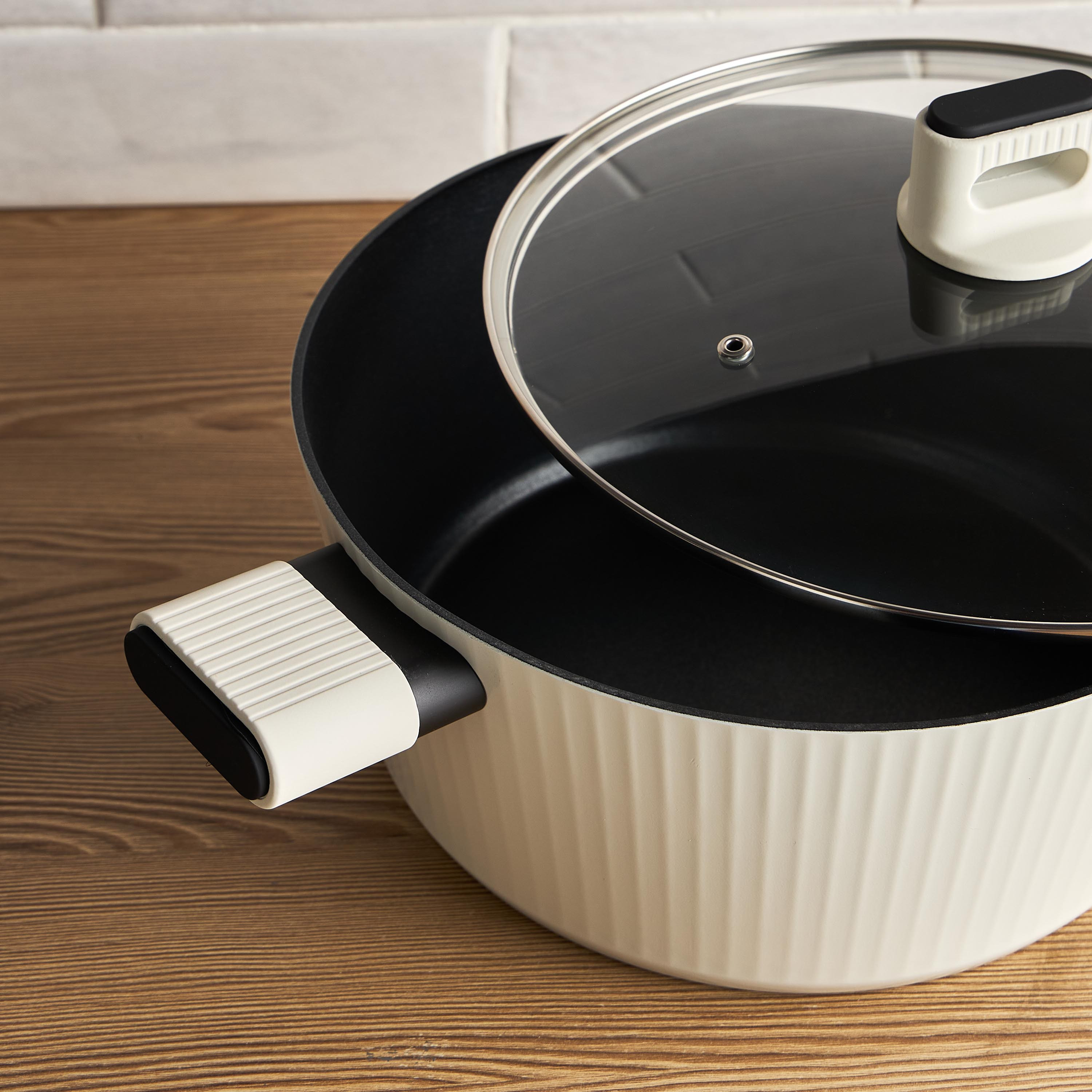 Fazzo Forged Aluminium Casserole - 6.3 L-household-kitchen-cookware-potsandpans-image-2