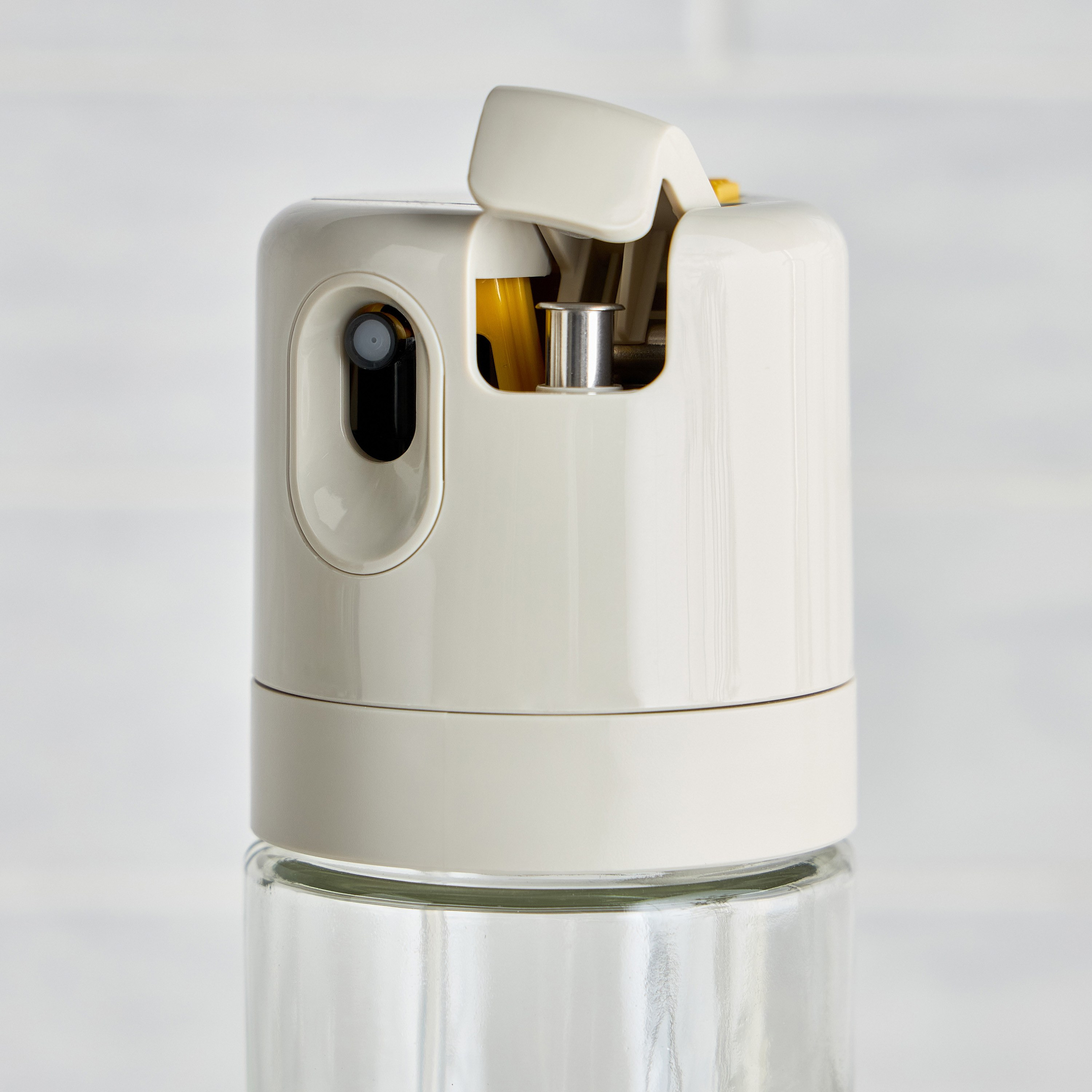 Luke Oil and Vinegar Bottle - 550 ml-household-kitchen-foodstorage-oilandvinegar-image-2