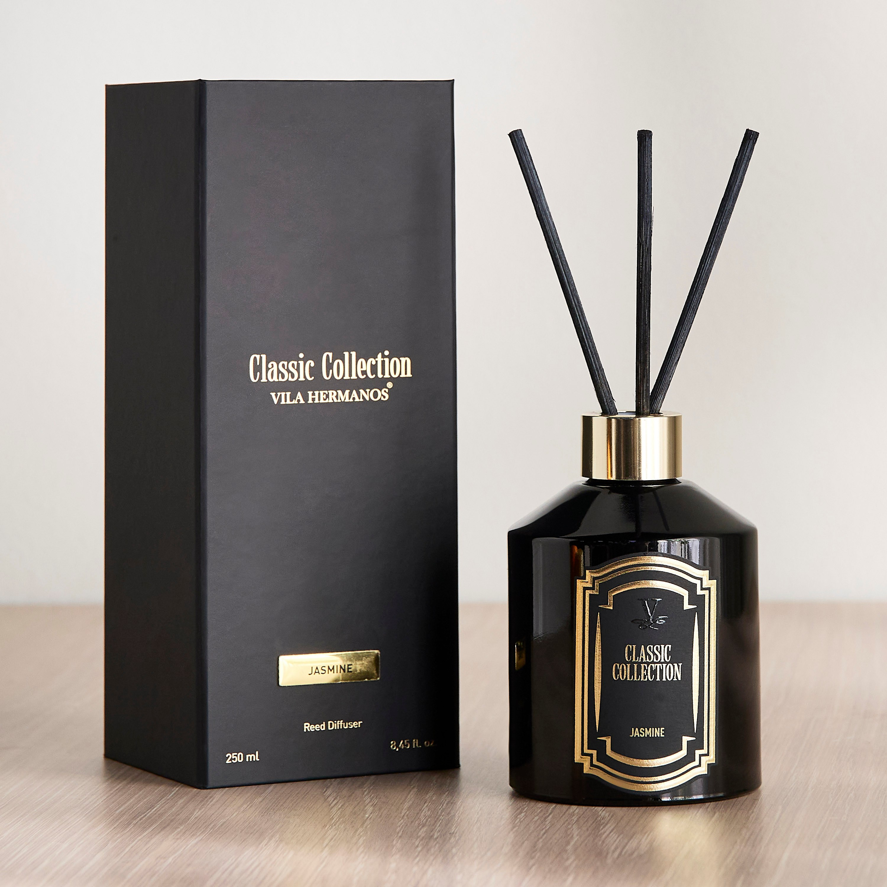 موزع عطور بالأعواد برائحة الياسمين إل إكس فيلا كلاسيك - فيلا هيرمانوس - 250 مل-household-homefragrance-reeddiffusers-image-2