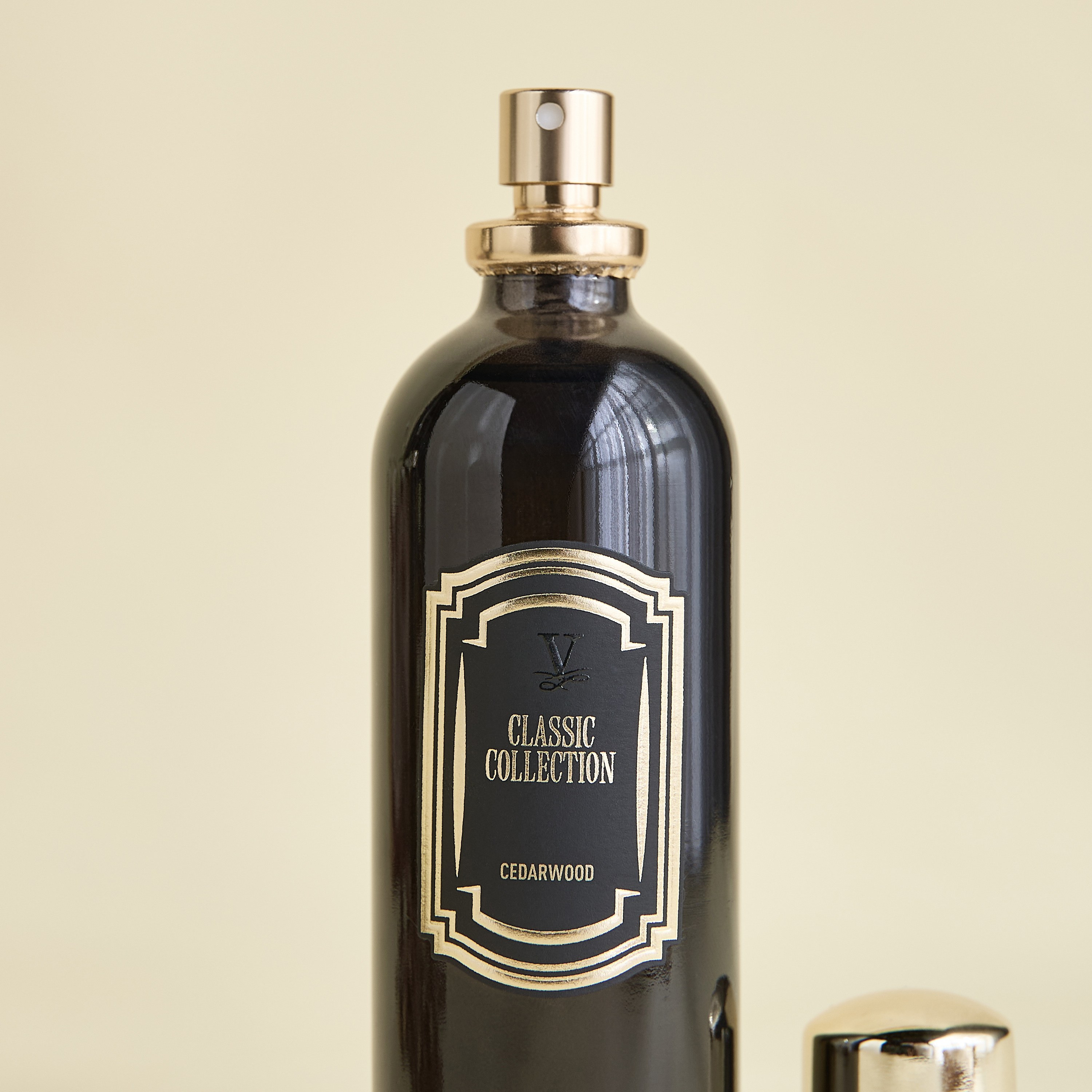 Vila Hermanos Classic Cedarwood Room Spray - 100 ml-household-homefragrance-homesprays-image-3