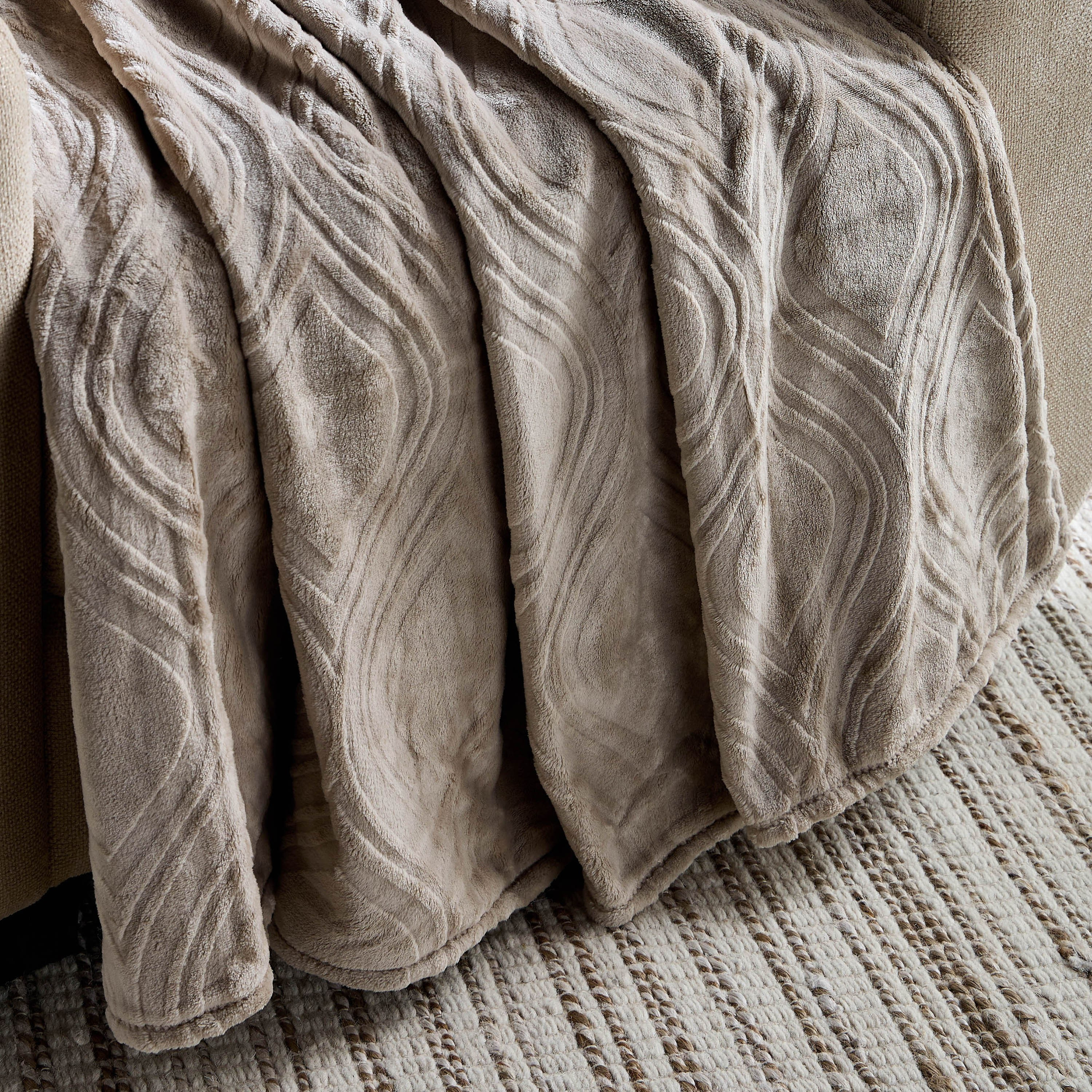 Anne Flannel Queen Blanket - 200x240 cm-household-cushionsandthrows-throwsandblankets-blankets-image-2