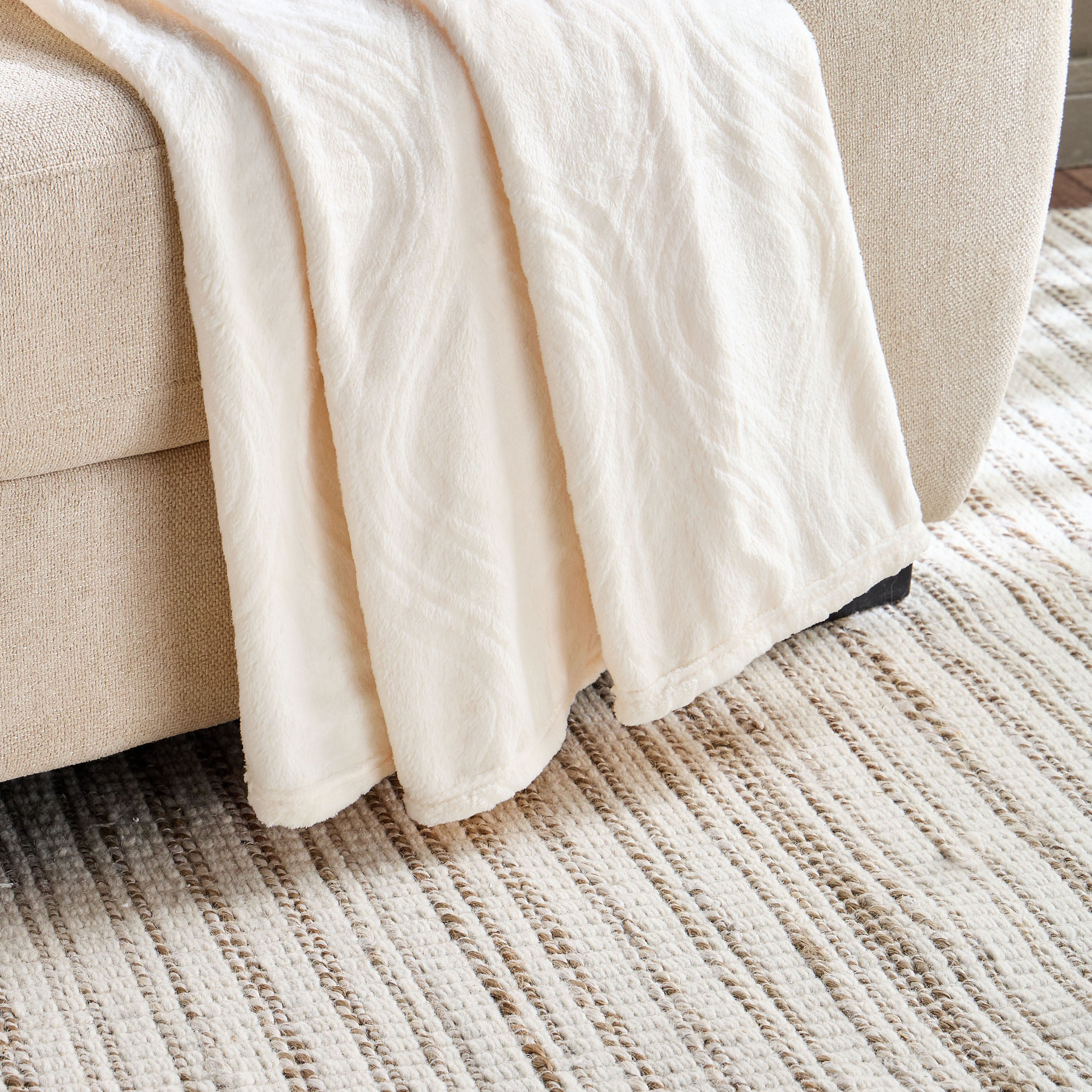 Anne Flannel Queen Blanket - 200x240 cm-household-cushionsandthrows-throwsandblankets-blankets-image-2