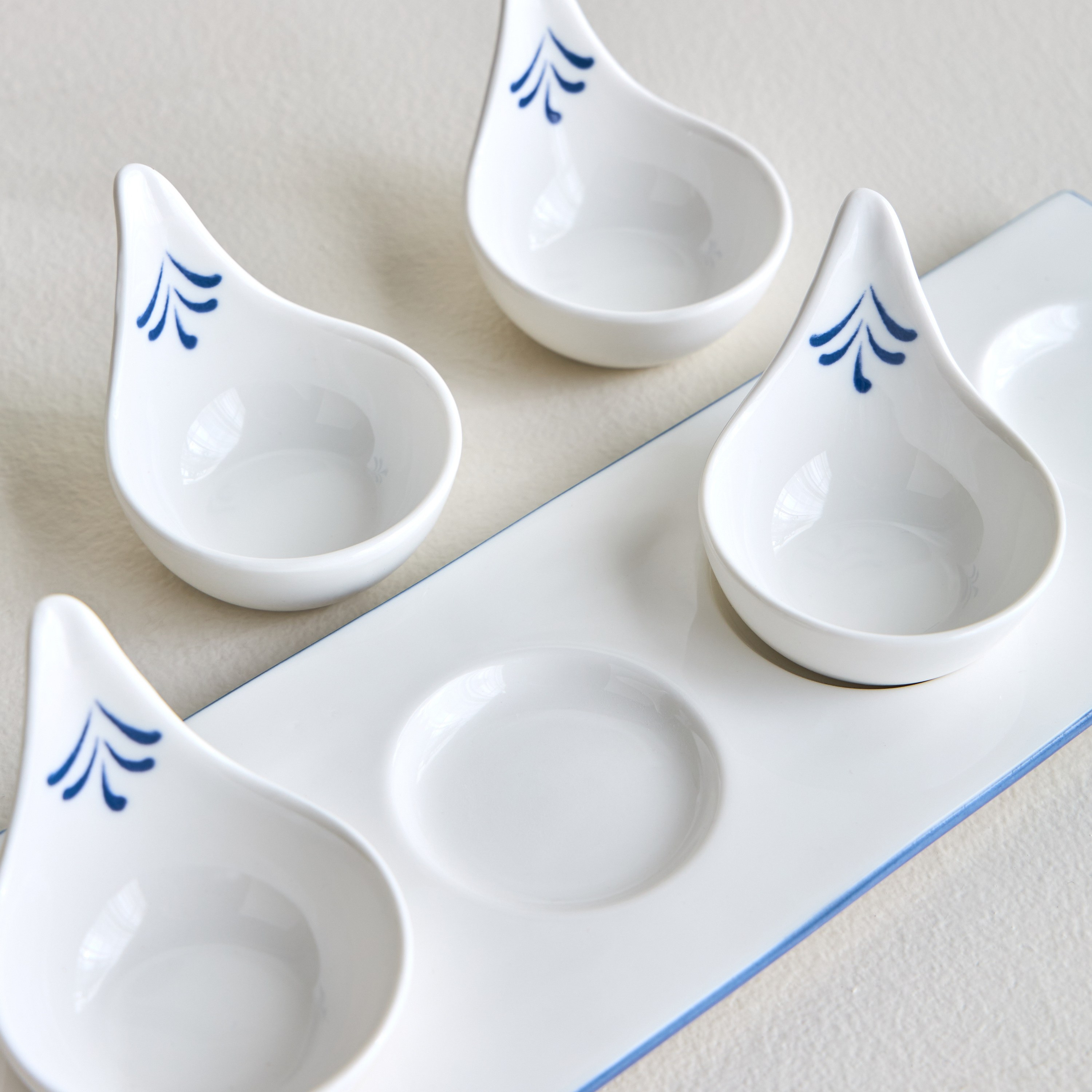 Sicilian 4-Piece Porcelain Appetiser Bowl Set with Tray-household-dining-serveware-chipsanddip-image-2