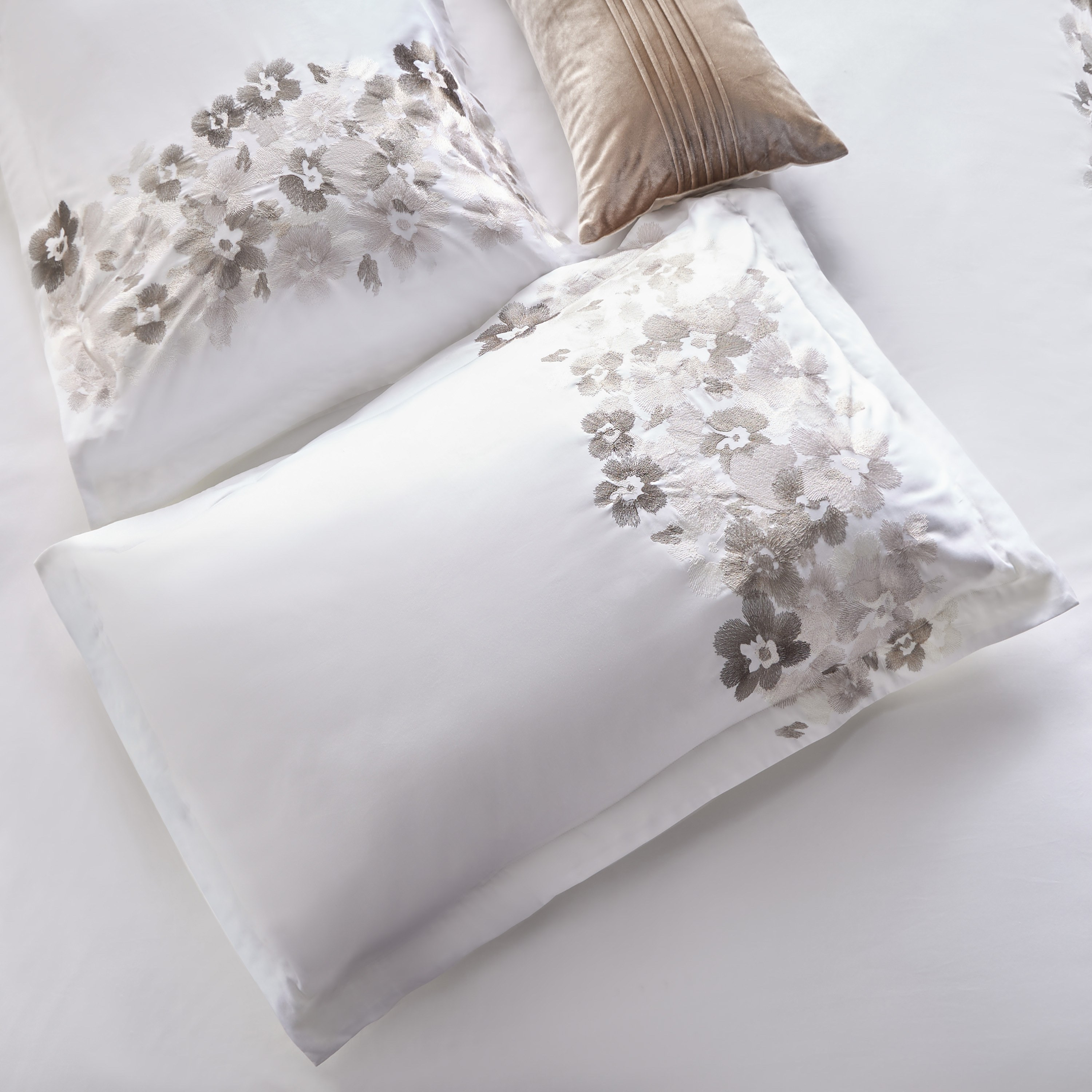 Corelle Cotton Floral Embroidered 300 Thread Count 4-Piece Super King Comforter Set - 240x260 cm-household-bedding-comfortersandbedspreads-comforters-image-3
