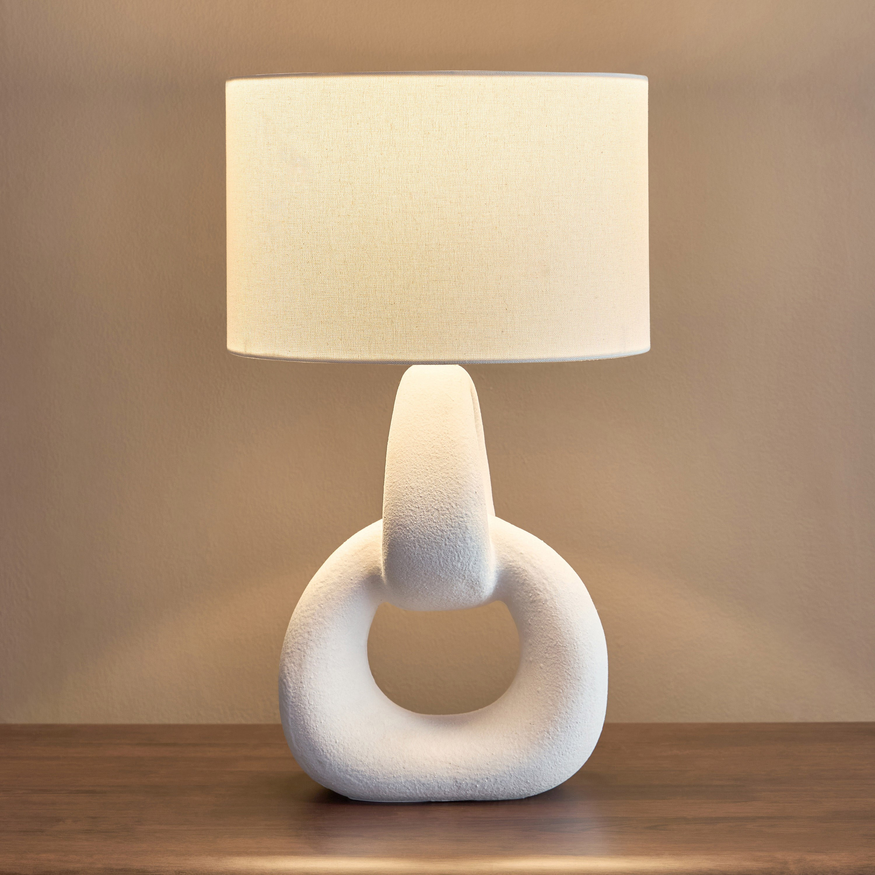 Reese Ceramic Table Lamp - 59 cm-household-lighting-tableanddesklamps-image-2