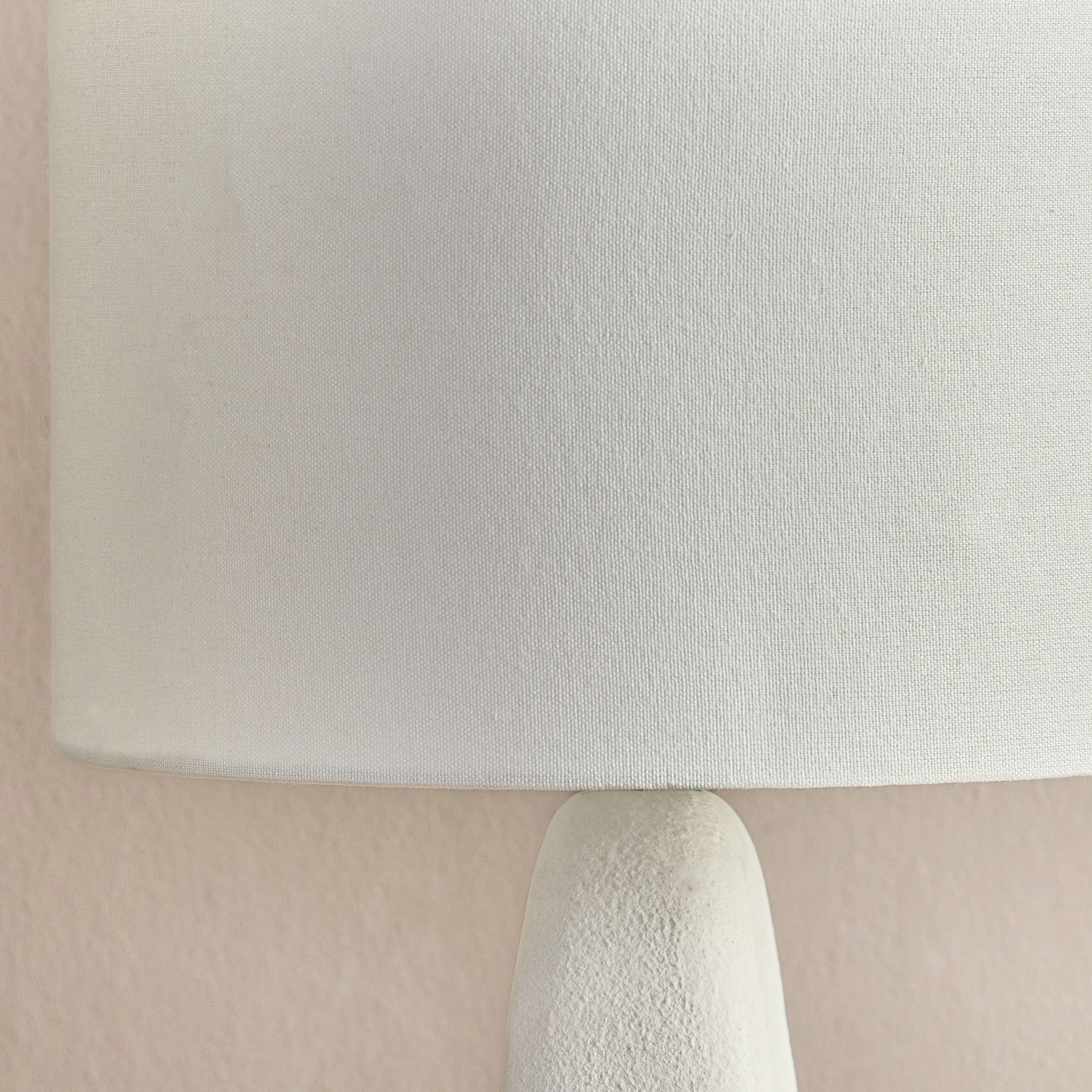 Reese Ceramic Table Lamp - 59 cm-household-lighting-tableanddesklamps-image-3