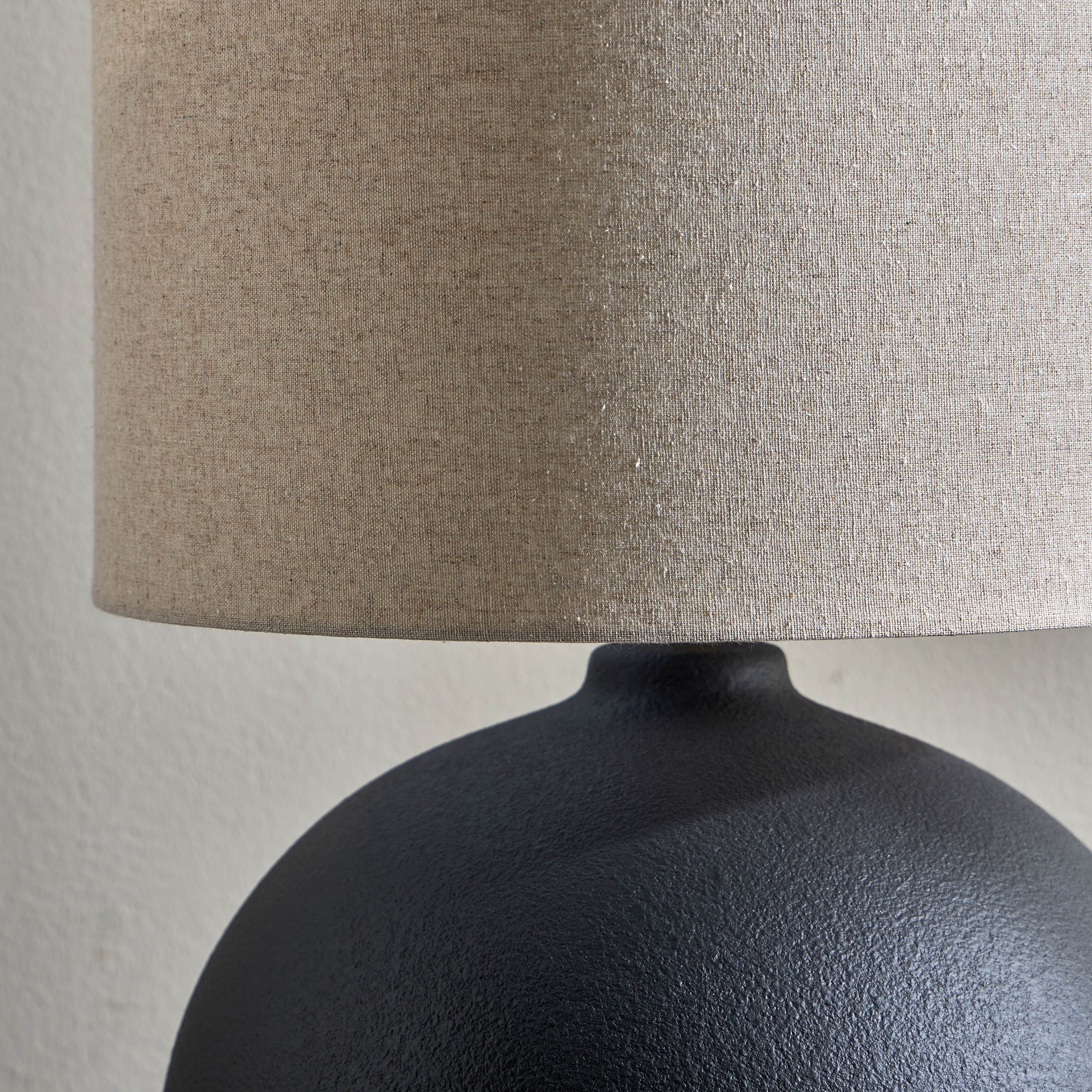 Enzo Ceramic Table Lamp - 61 cm-household-lighting-tableanddesklamps-image-3
