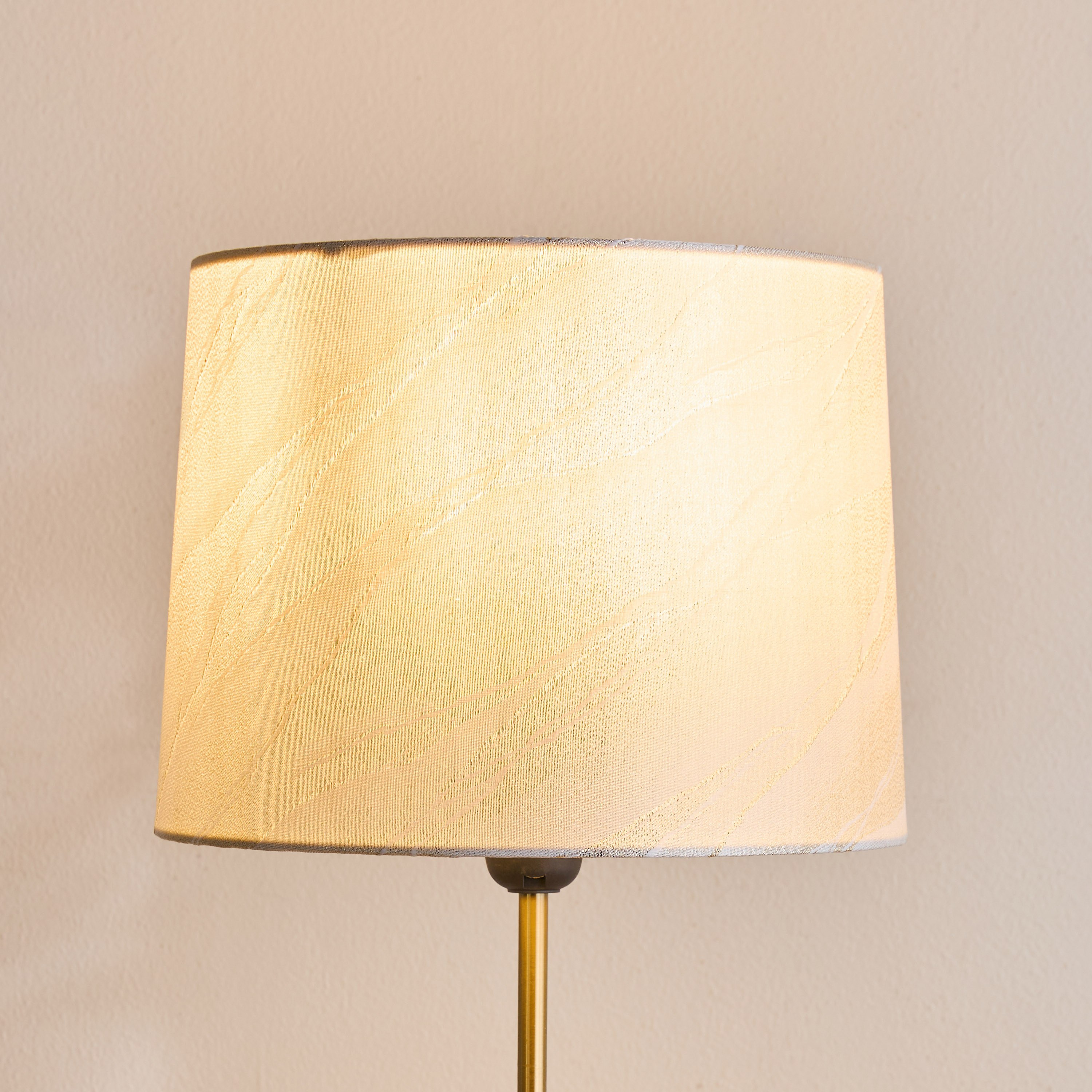 Mix and Match Lamp Shade with Reversible Gimble - 20 cm-household-lighting-tableanddesklamps-image-2