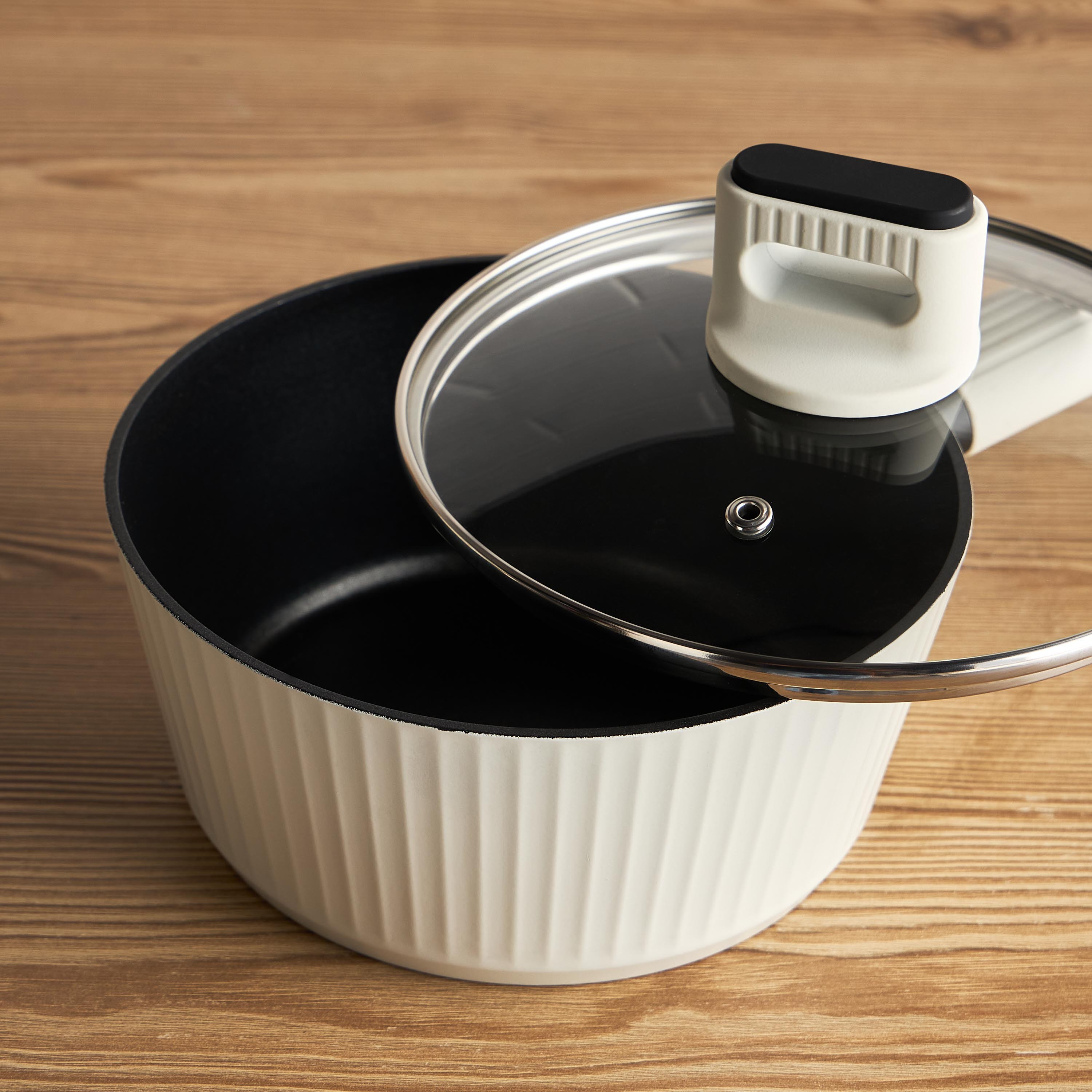 Fazzo Forged Aluminium Sauce Pan - 1.7 L-household-kitchen-cookware-potsandpans-image-2