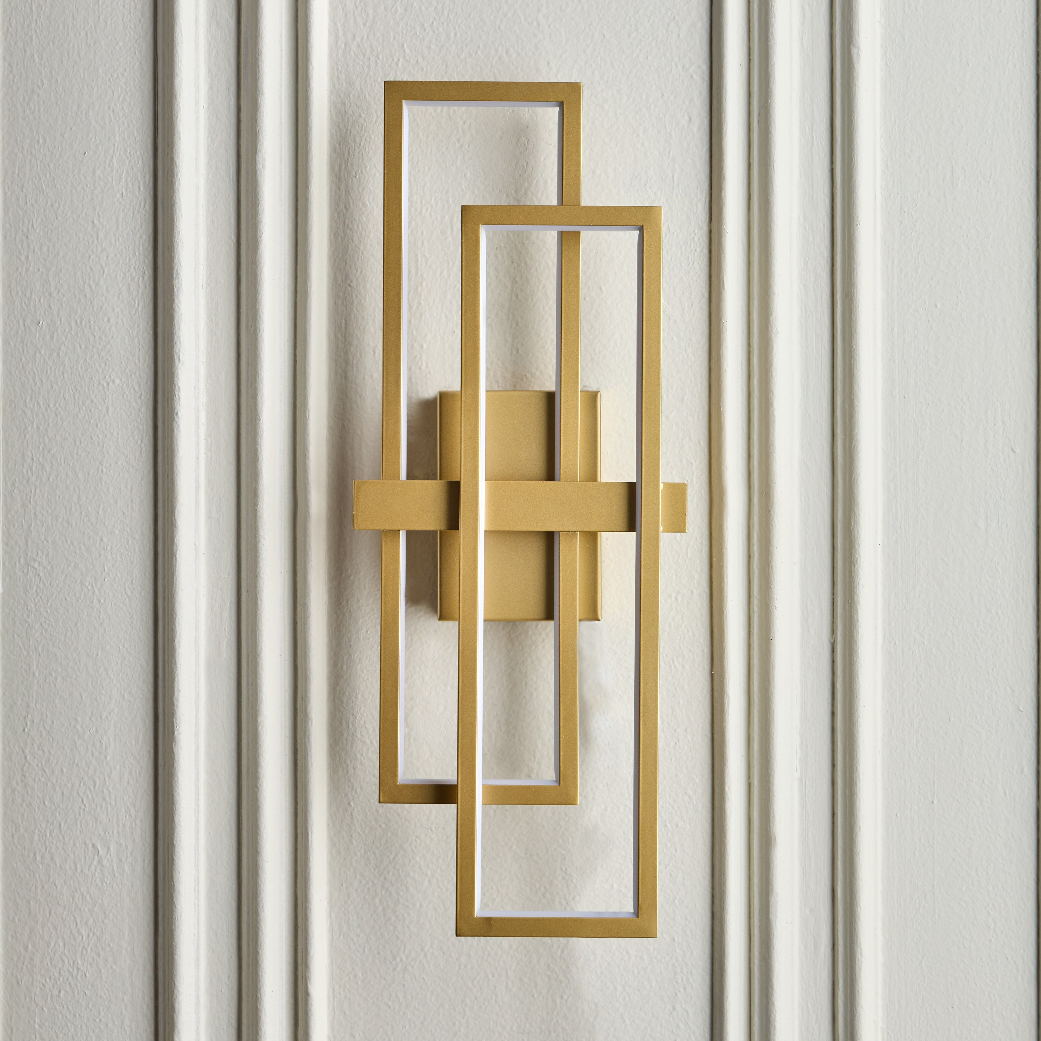 Erine Metal LED Wall Lamp-household-lighting-walllamps-image-1