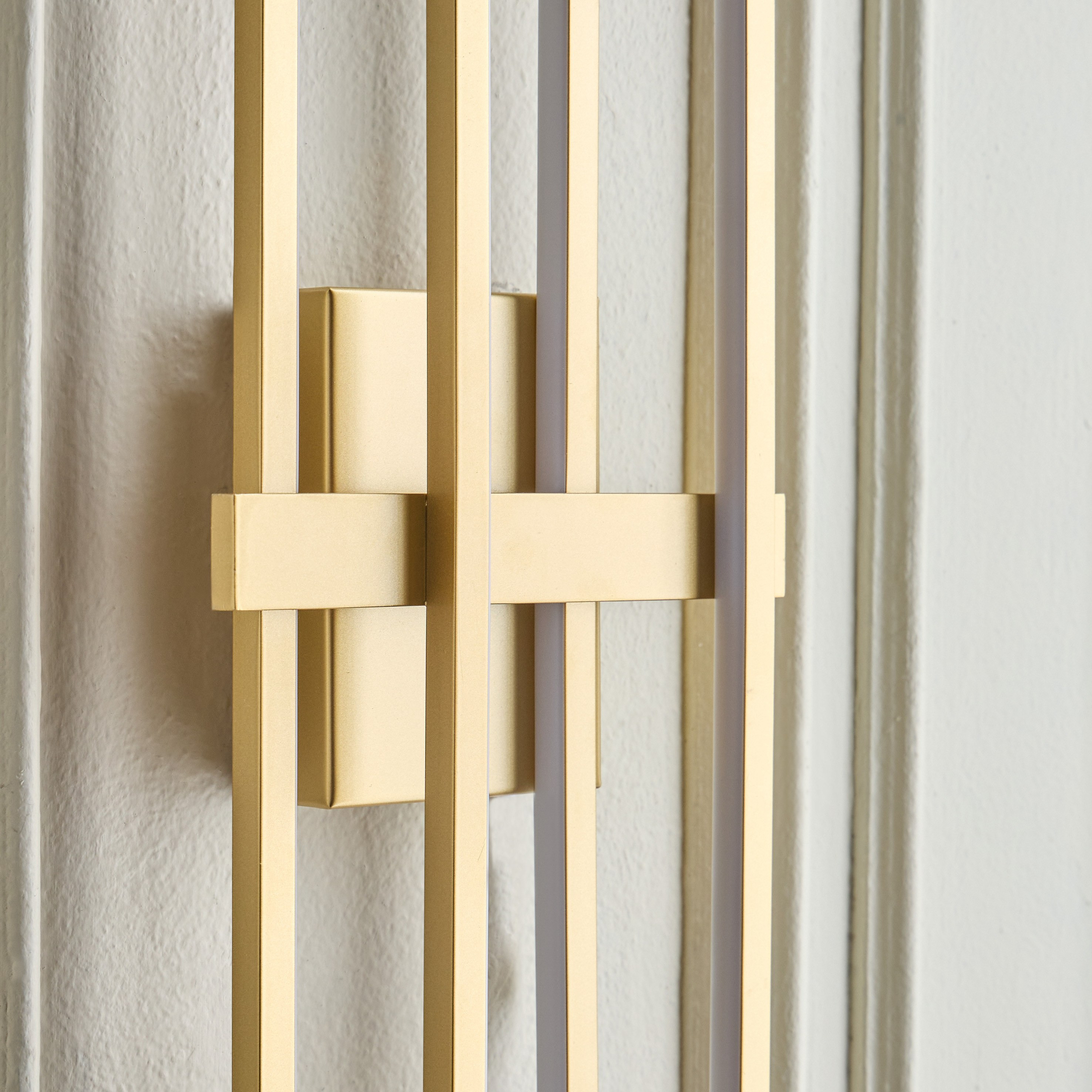 Erine Metal LED Wall Lamp-household-lighting-walllamps-image-3