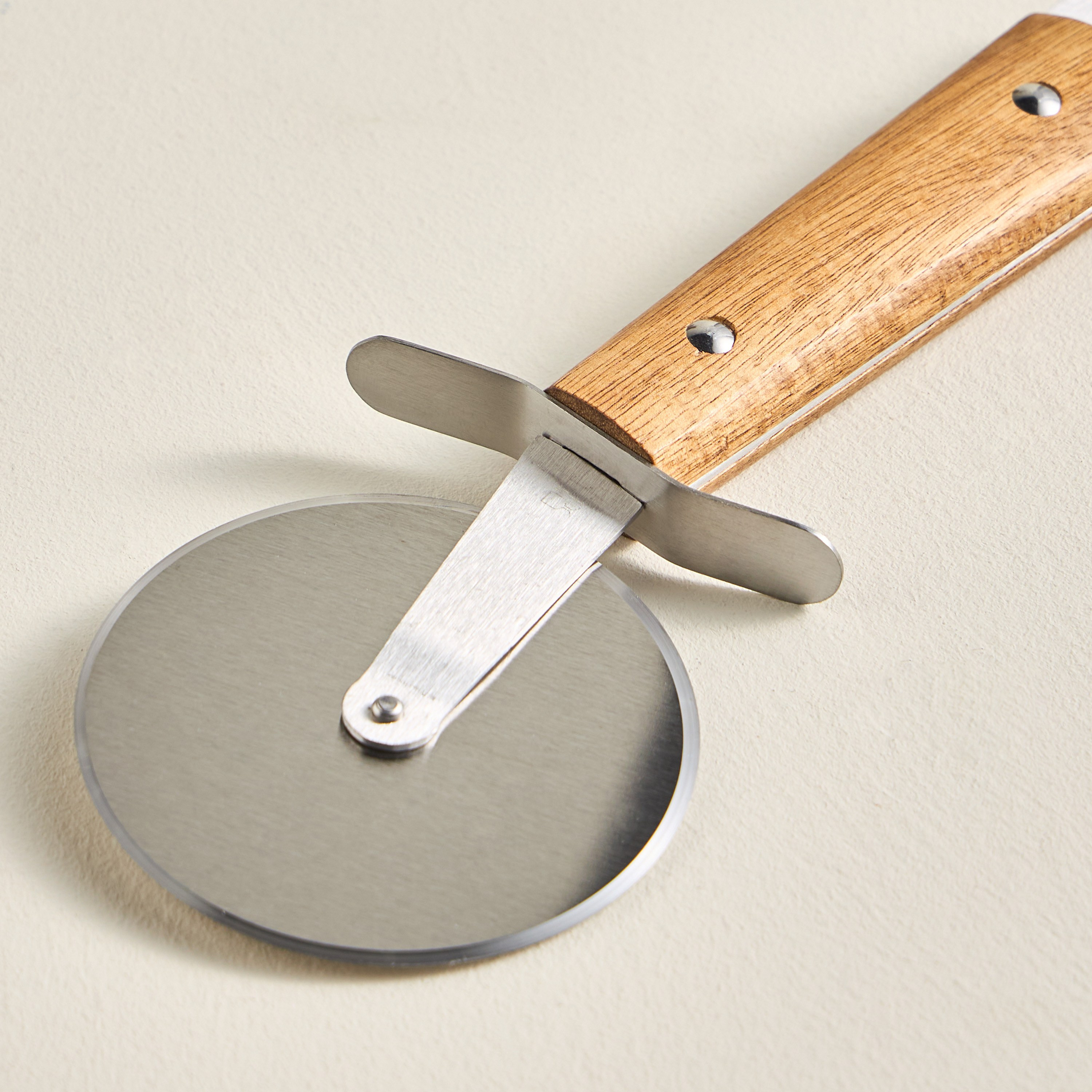 Naturelle Pizza Cutter-household-kitchen-kitchentoolsandutensils-foodservingtools-image-2