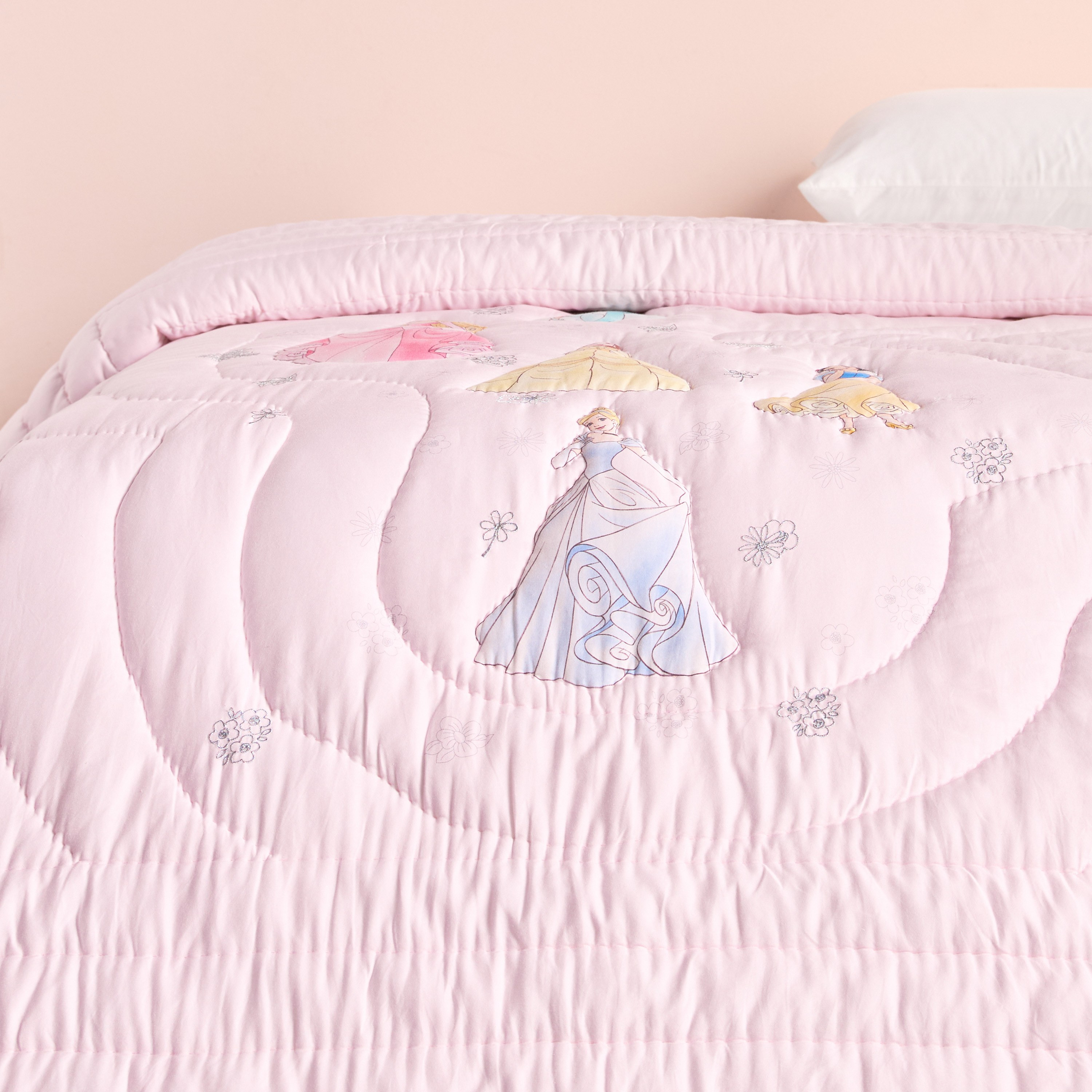 Disney Royal Princess Cotton Quilt - 160x220 cm-babyandkids-beddingandwindows-bedding-blanketsandquilts-image-2