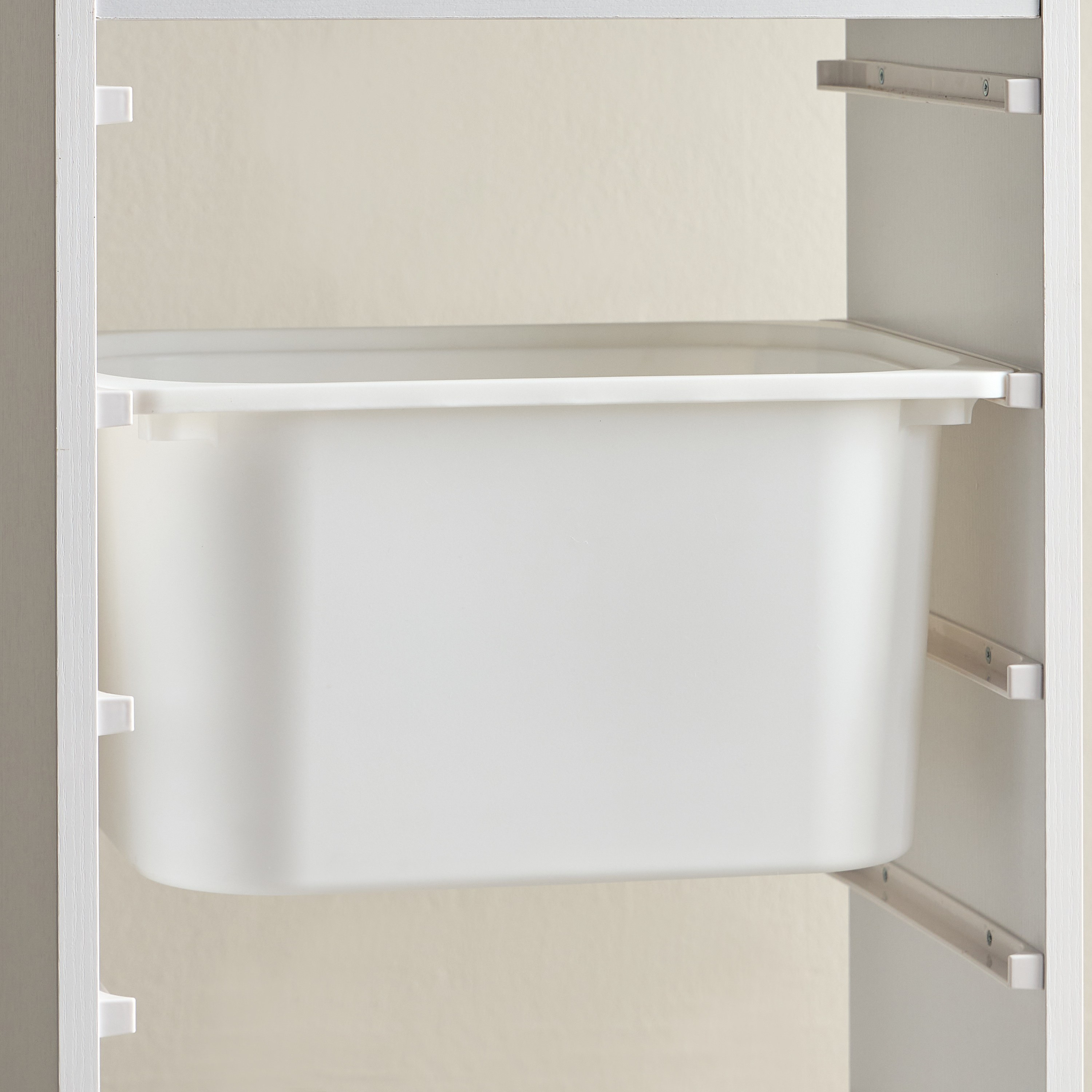 Ollie Big Plastic Tray - 42x30x22 cm