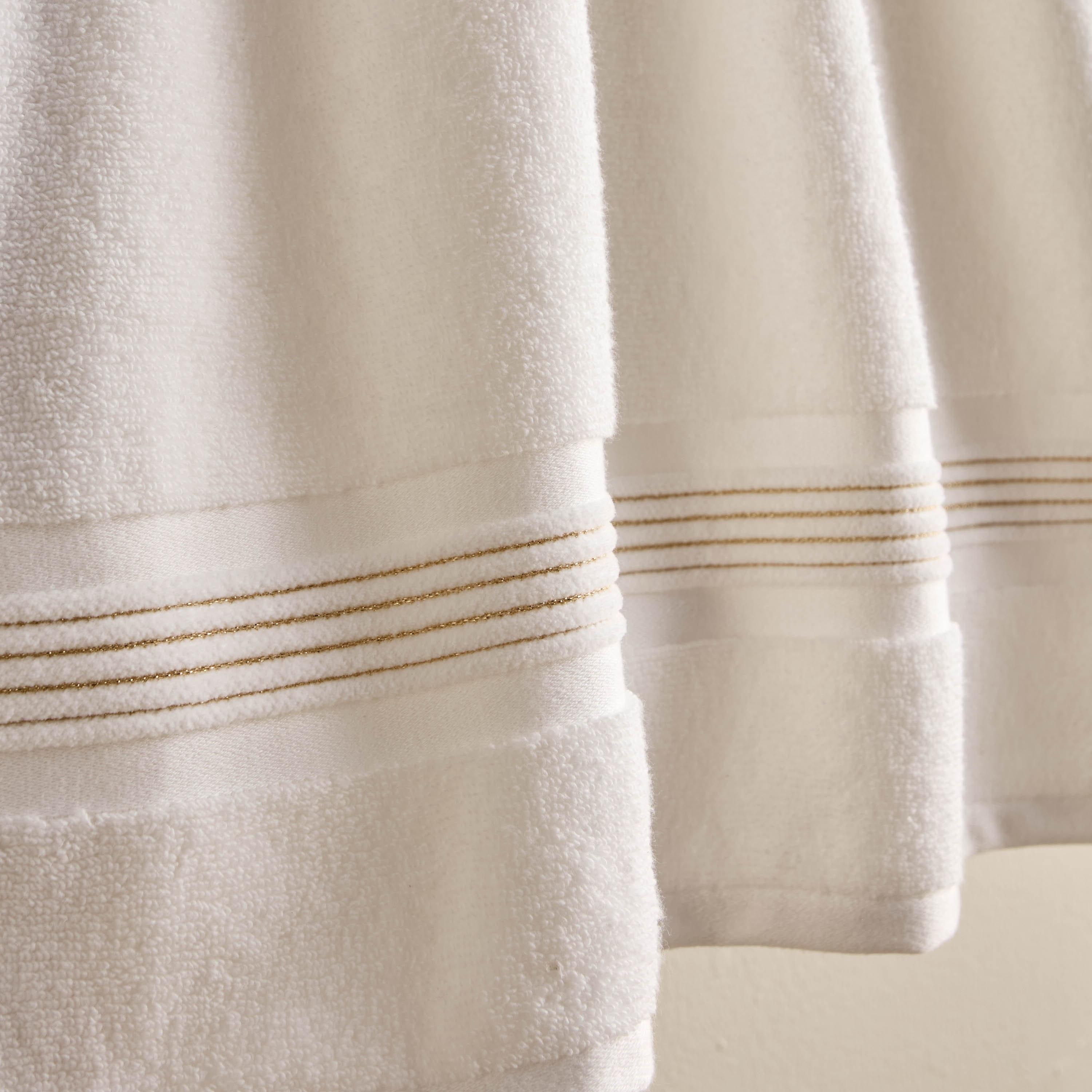 Tranquil 450 GSM Portuguese Cotton Bath Towel - 70x140 cm-household-bathandlaundry-bathlinen-towels-image-3