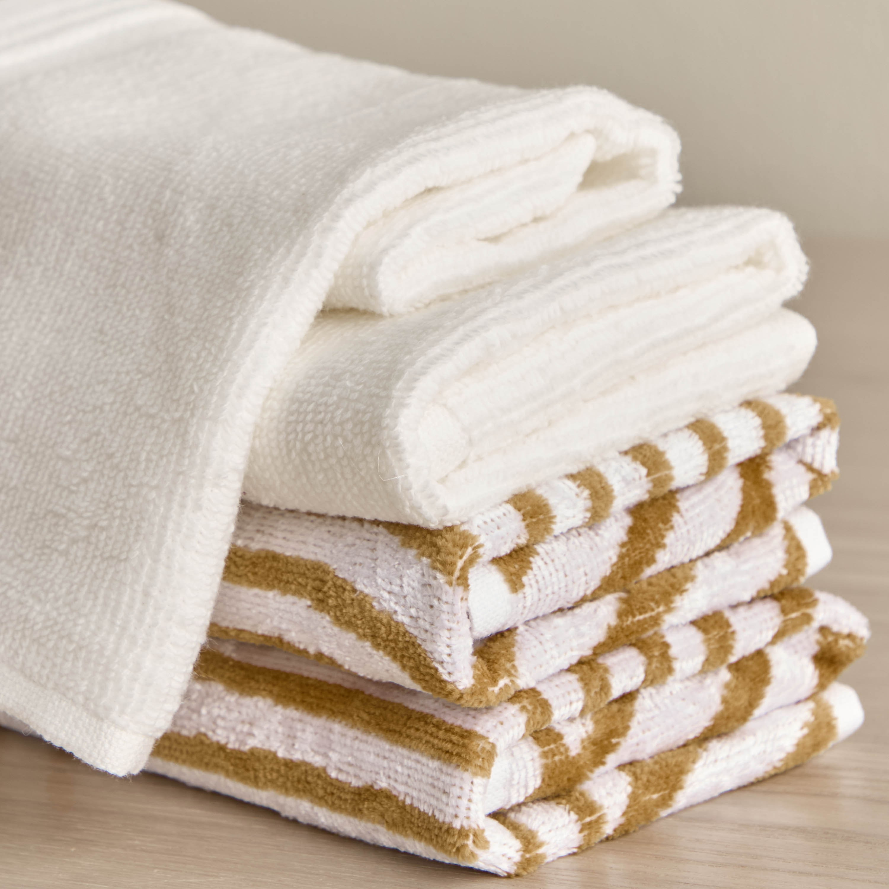 Tranquil 4-Piece 550 GSM Portuguese Cotton Finger Tip Towel Set - 30x30 cm-household-bathandlaundry-bathlinen-towels-image-3