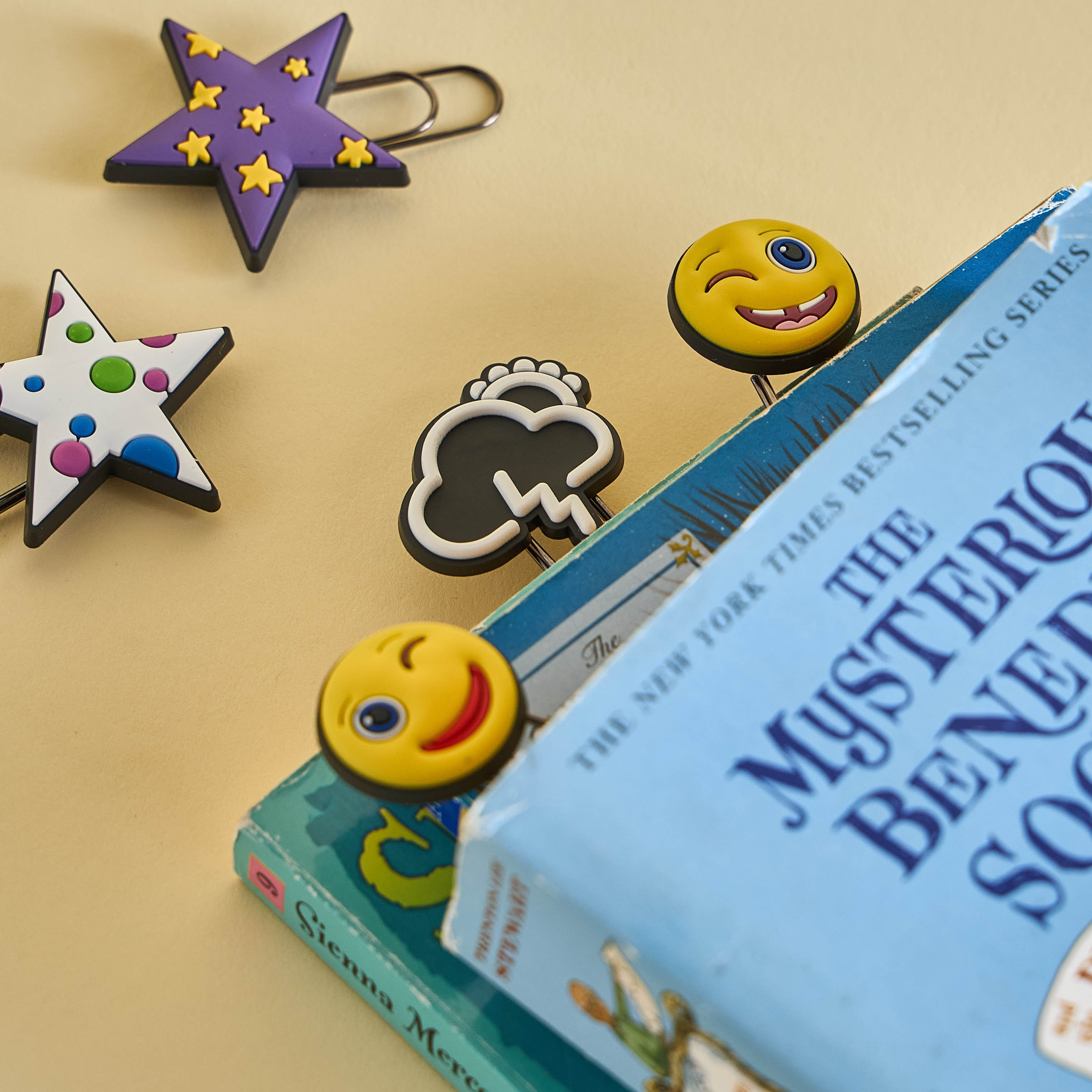 علامة مرجعية للكتب بتصميم نجمة-babyandkids-schoolessentials-stationery-image-3