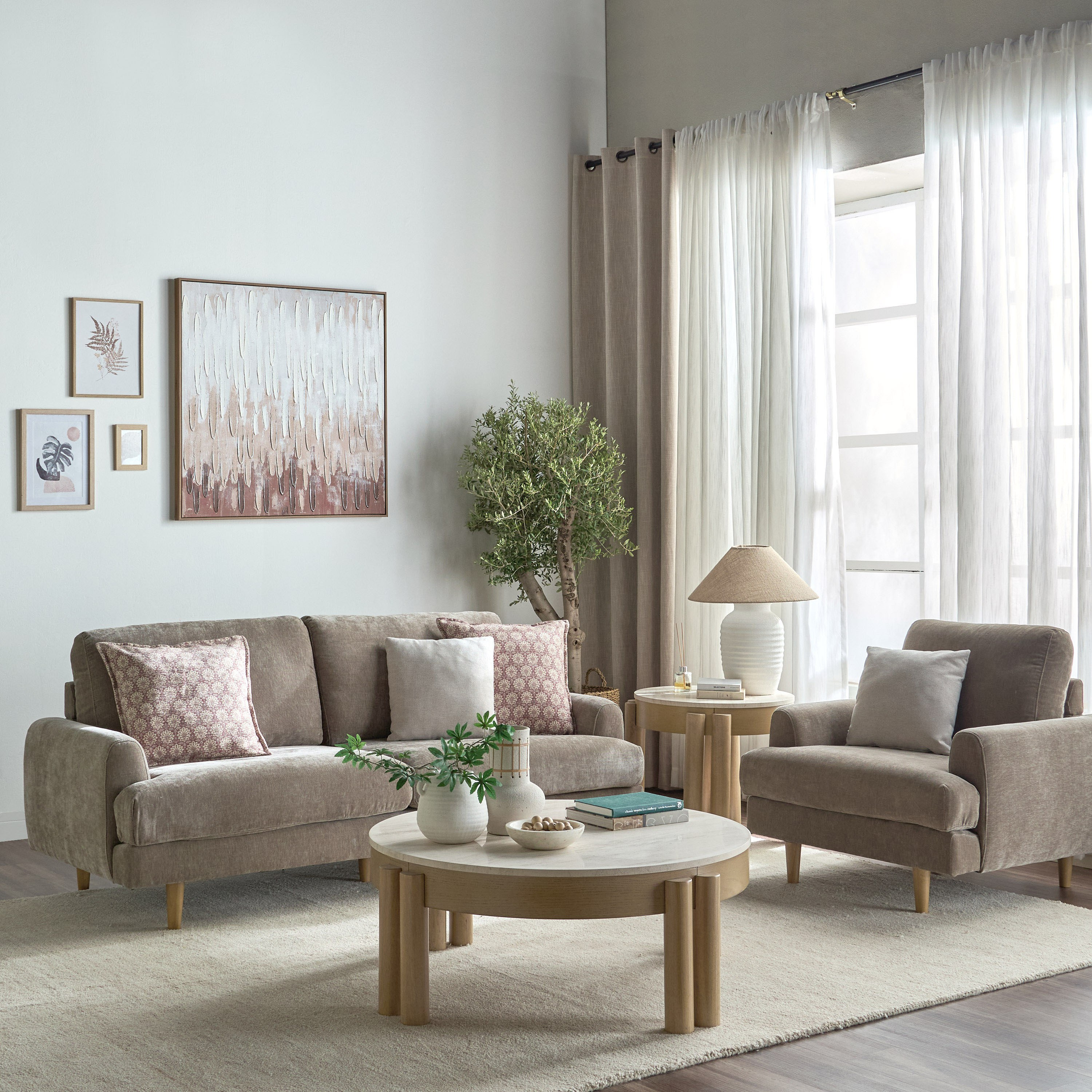 كرسي قماش بمساند ذراعين - ألبان-furniture-sofaandseating-armchairs-image-7