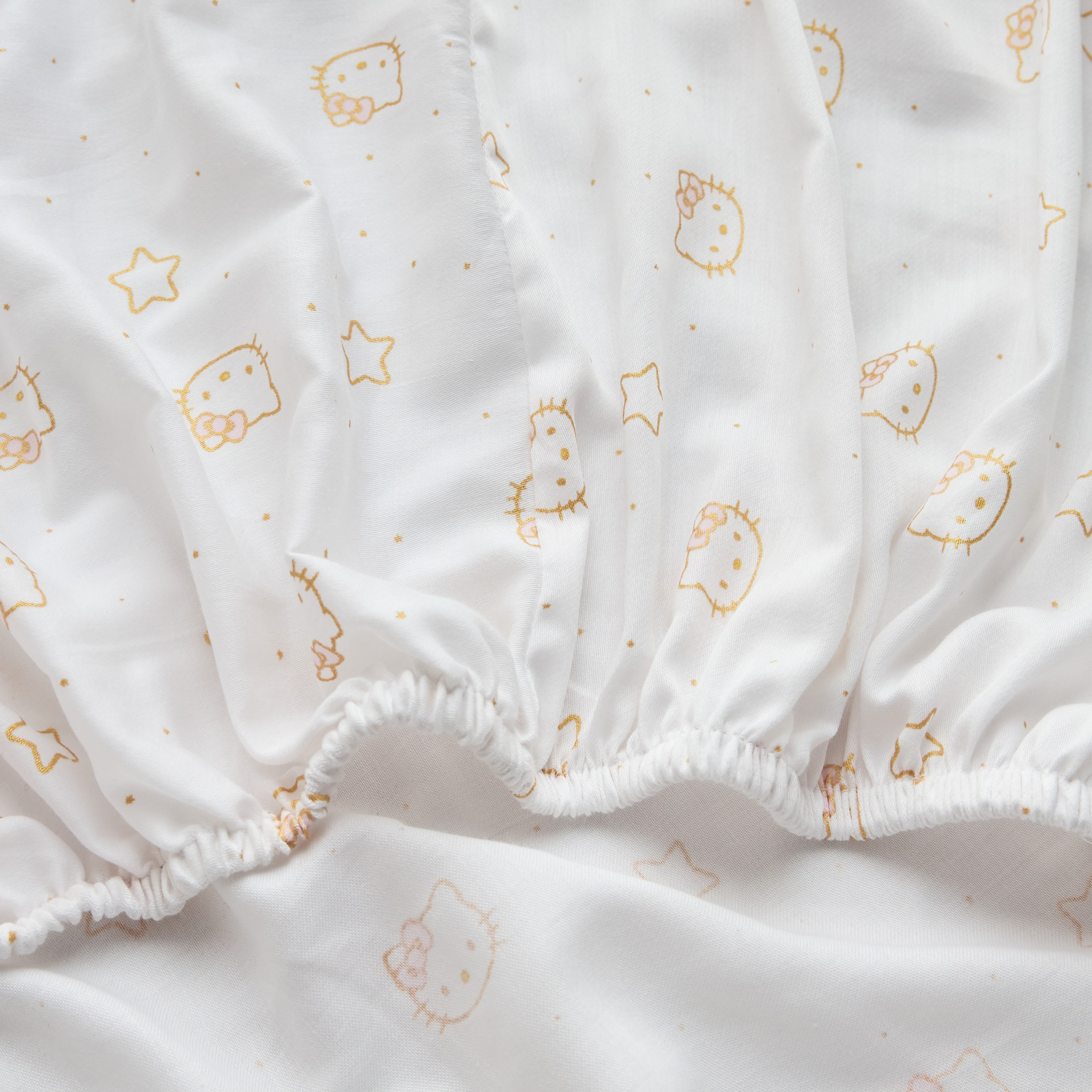 Hello Kitty Cotton Single Fitted Sheet - 90x200 cm-babyandkids-beddingandwindows-bedding-fittedandflatsheets-image-2