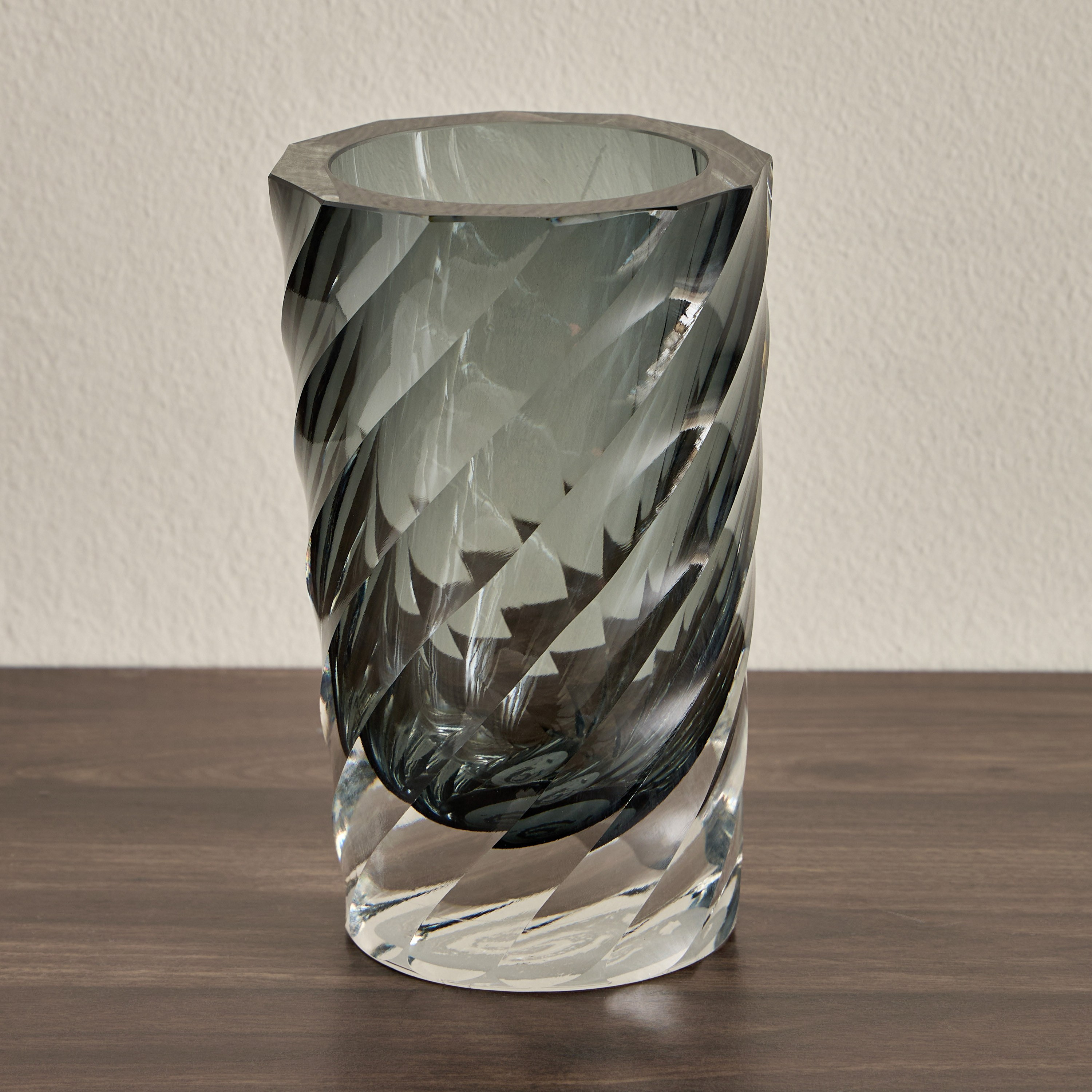 مزهرية زجاج بتصميم حلزوني - كومو - 19 سم-household-decor-vasesandbowls-image-1