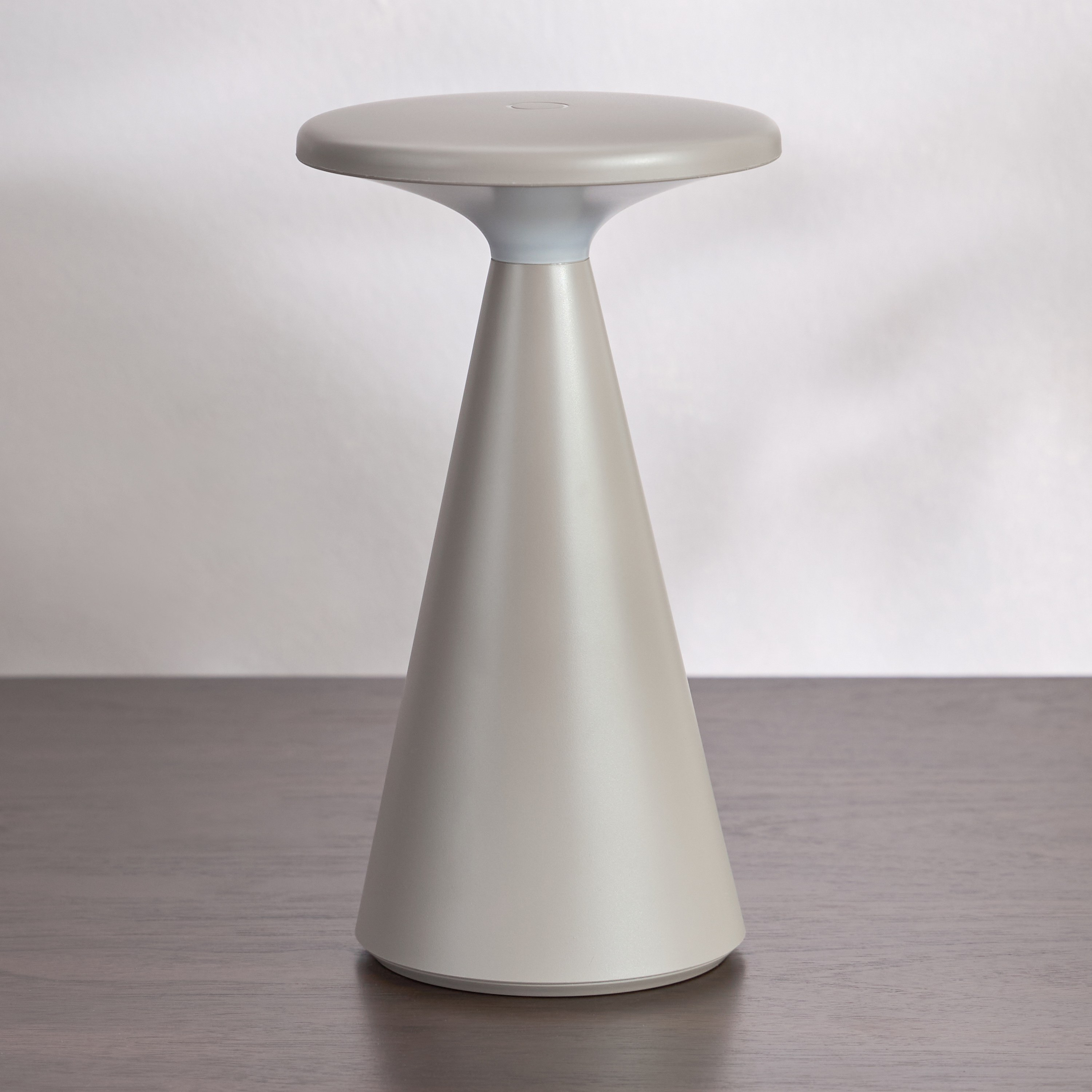 مصباح طاولة - فاجاس - 20 سم-household-lighting-tableanddesklamps-image-1