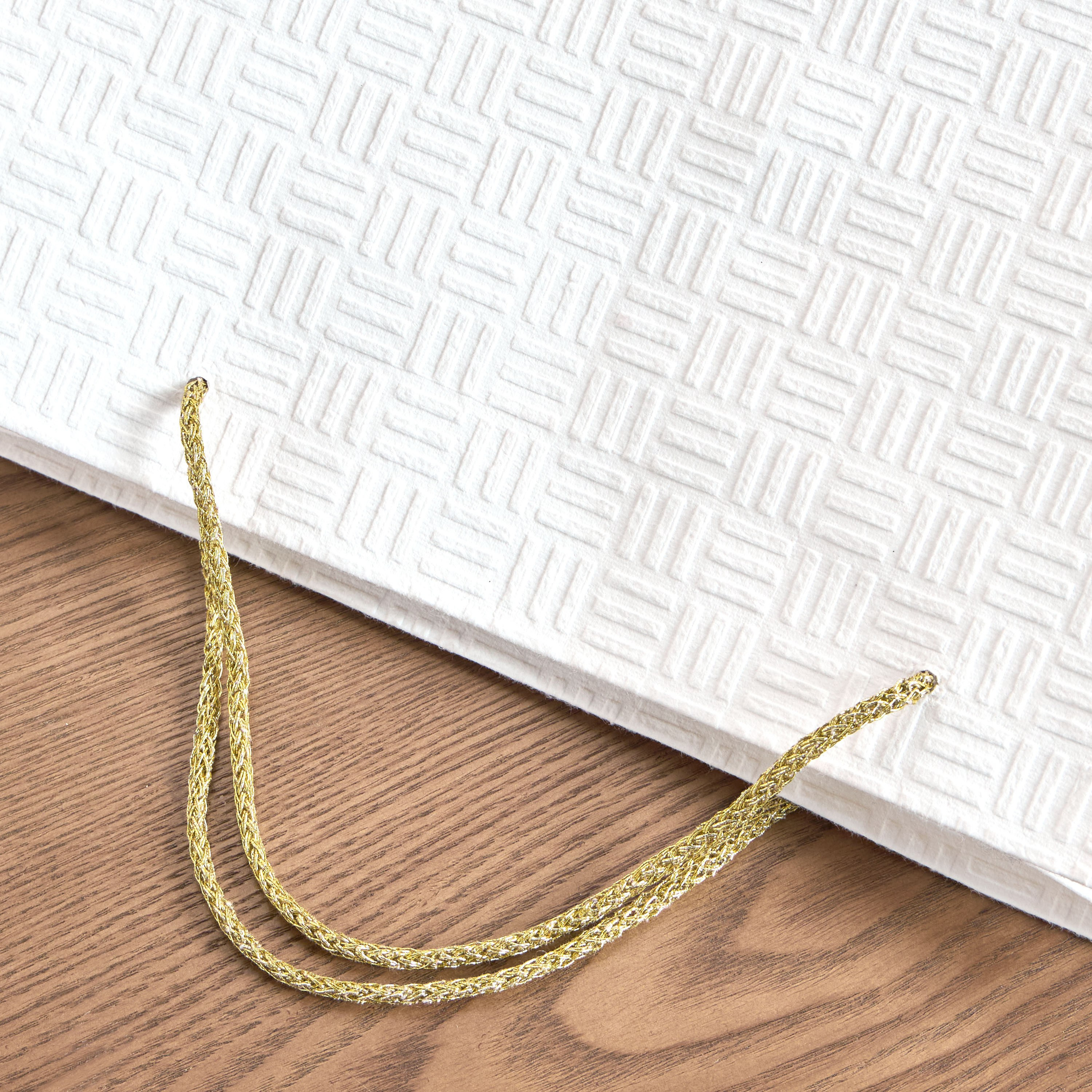 شنطة هدايا ورق - كولومبو - 38x30.5x15.6 سم-household-giftingaccessories-accessories-image-2