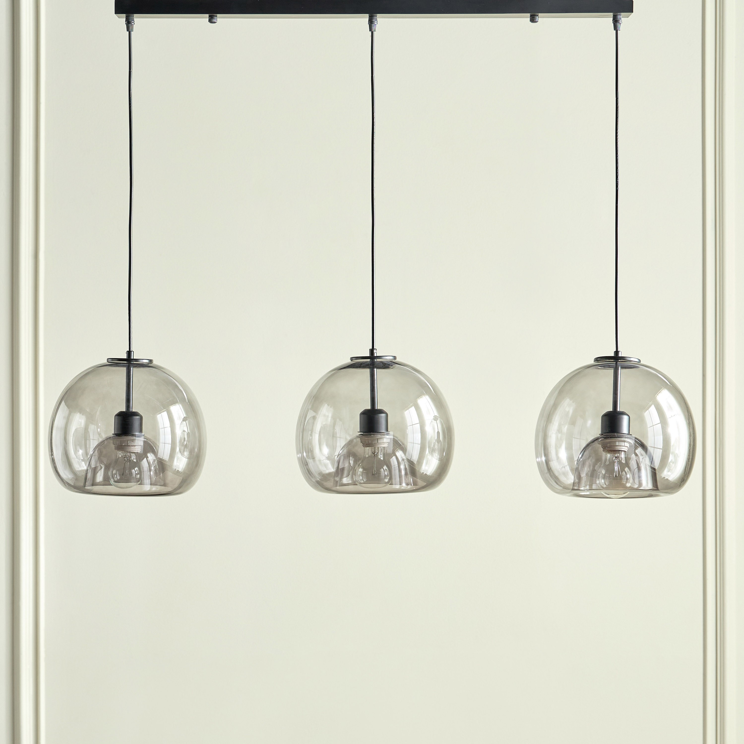 مصباح عمودي 3 لمبات زجاج - أديرا-household-lighting-ceilinglamps-clusters-image-1