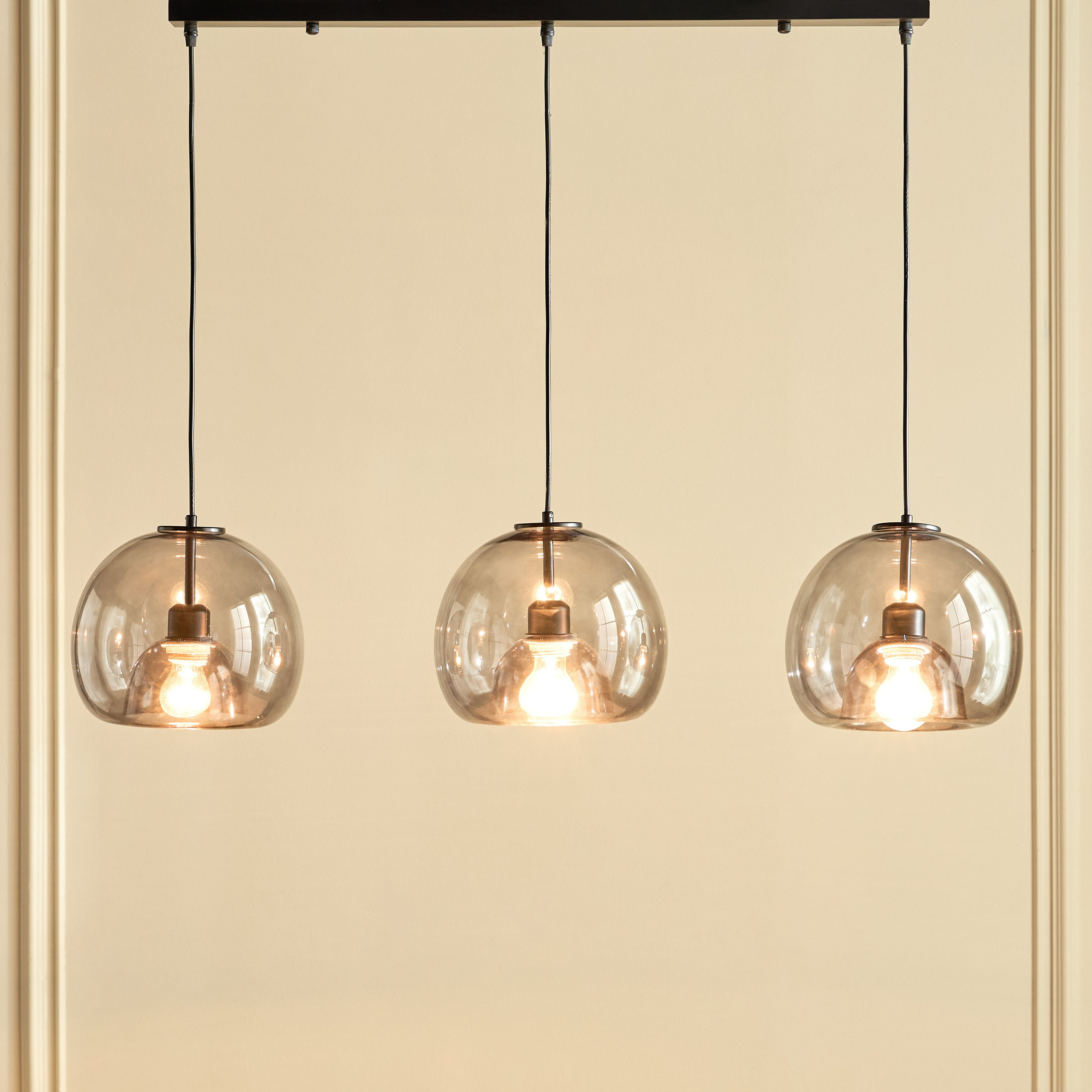 مصباح عمودي 3 لمبات زجاج - أديرا-household-lighting-ceilinglamps-clusters-image-2