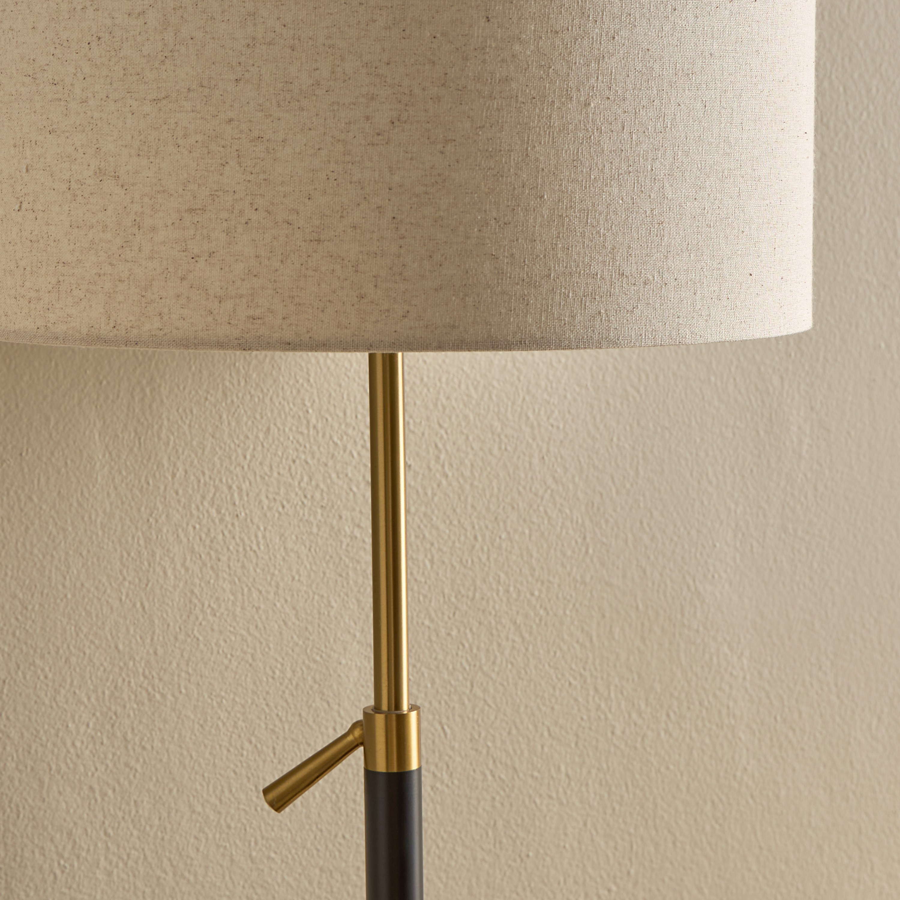 Emma Metal Table Lamp - 70 cm-household-lighting-tableanddesklamps-image-3