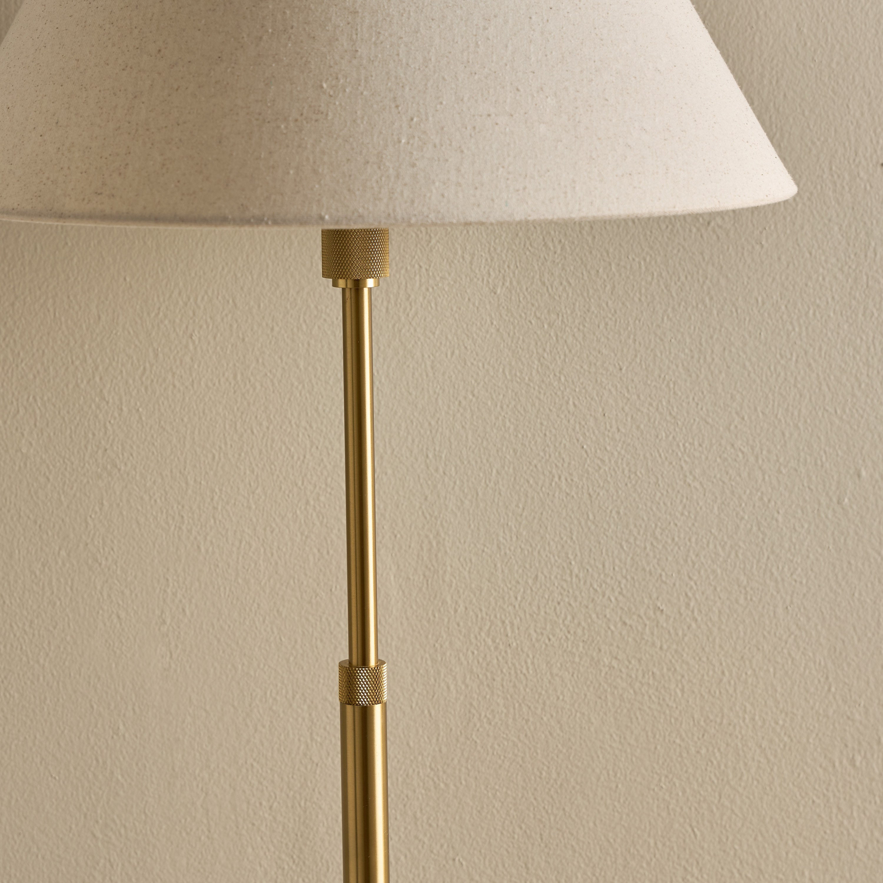 مصباح طاولة معدن - كوهين- 89 سم-household-lighting-tableanddesklamps-image-3