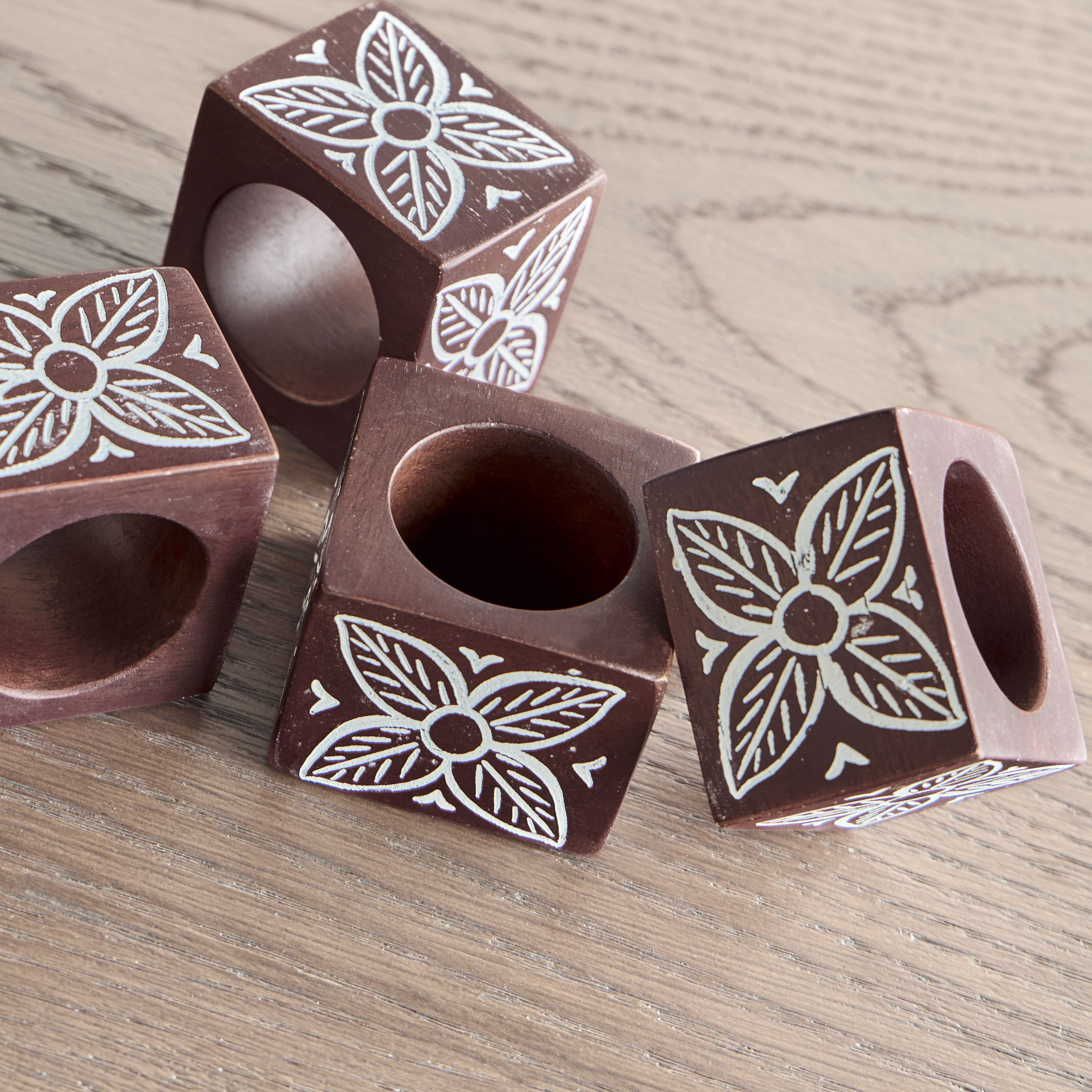 Heritage 4-Piece Napkin Ring Set - 5 cm-household-dining-tablelinen-napkinsandaccessories-image-2