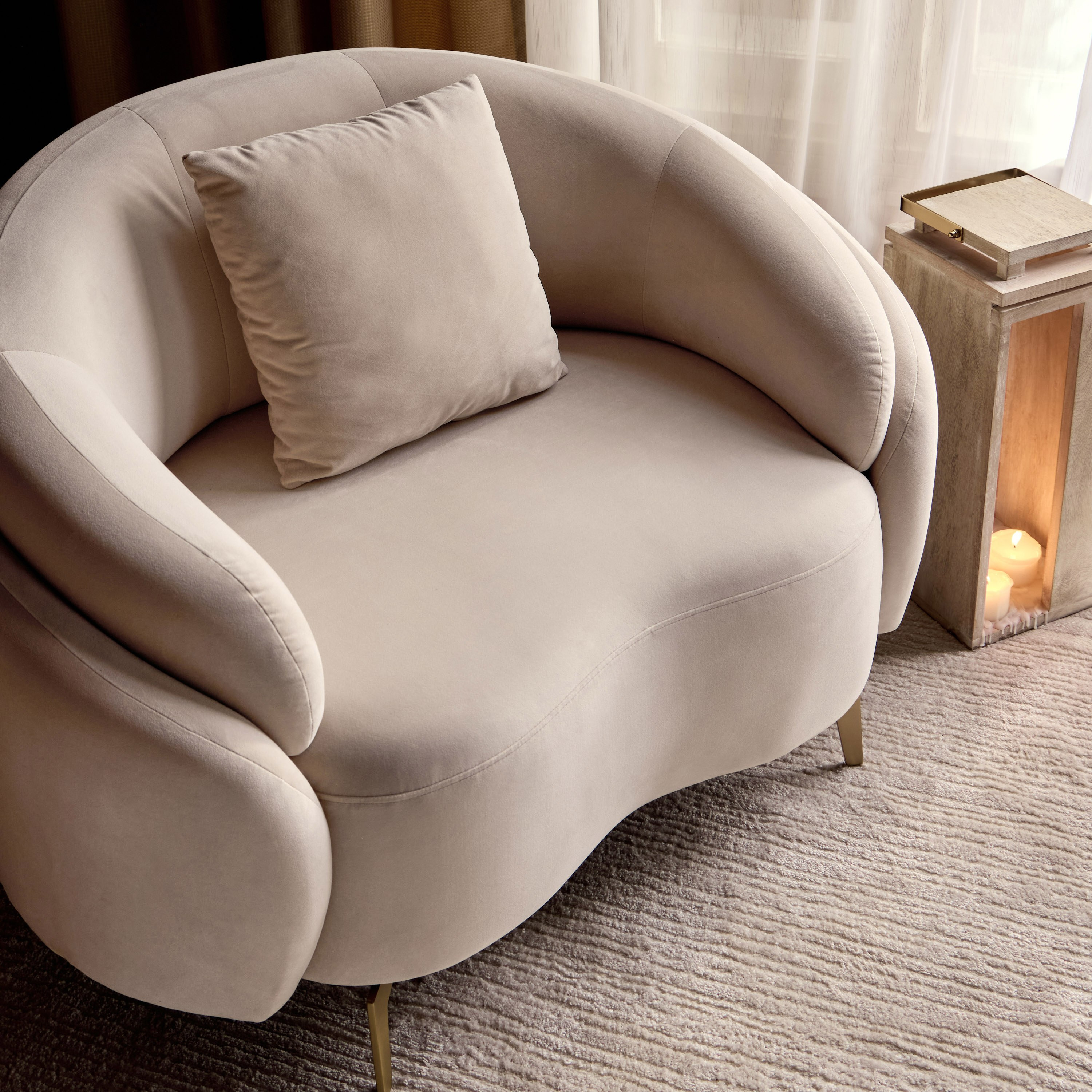 كرسي قماش بذراعين - قبة-furniture-sofaandseating-armchairs-image-6