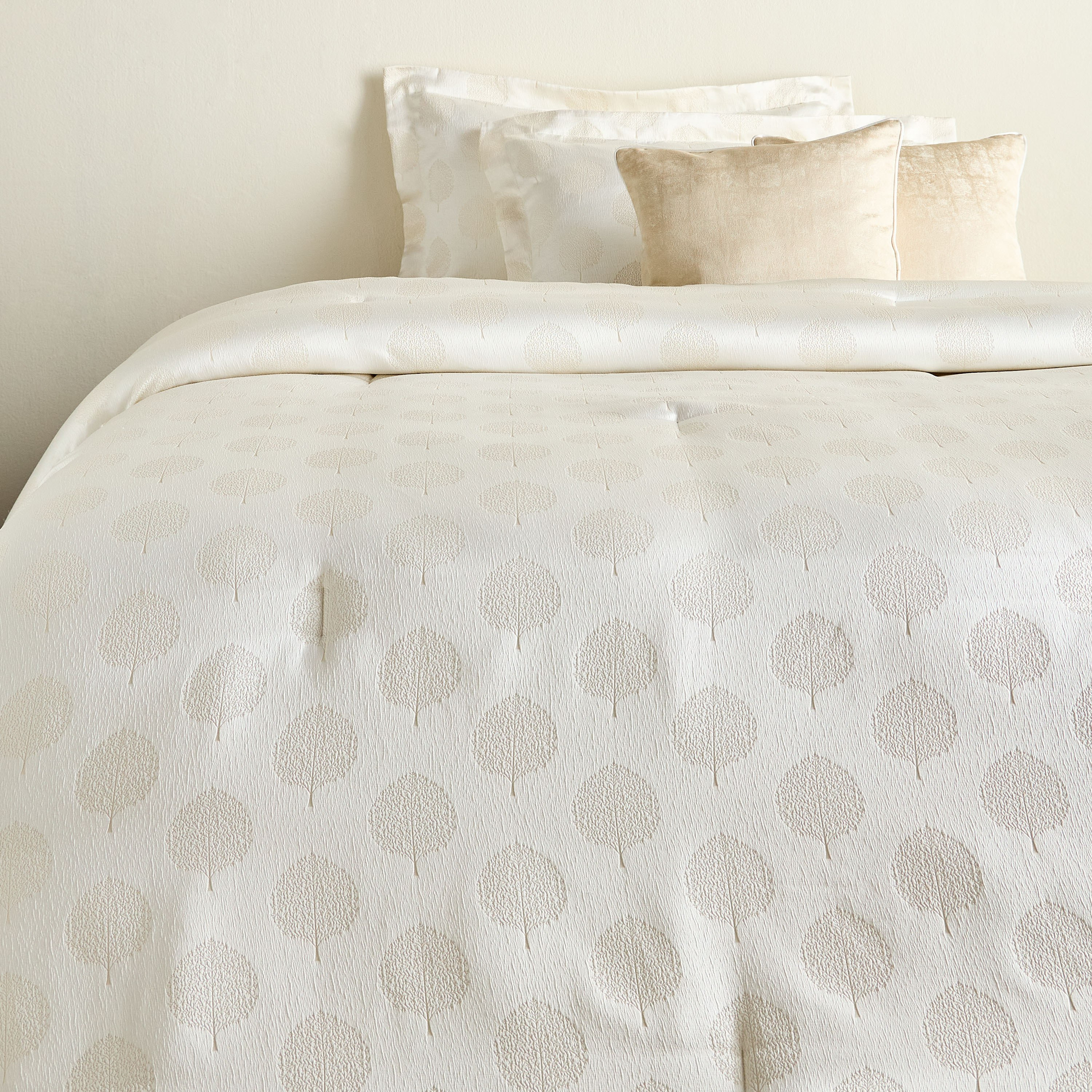 Emma Jacquard 6-Piece King Comforter and Sheet Set - 250x260 cm-household-bedding-comfortersandbedspreads-bedinabag-image-2