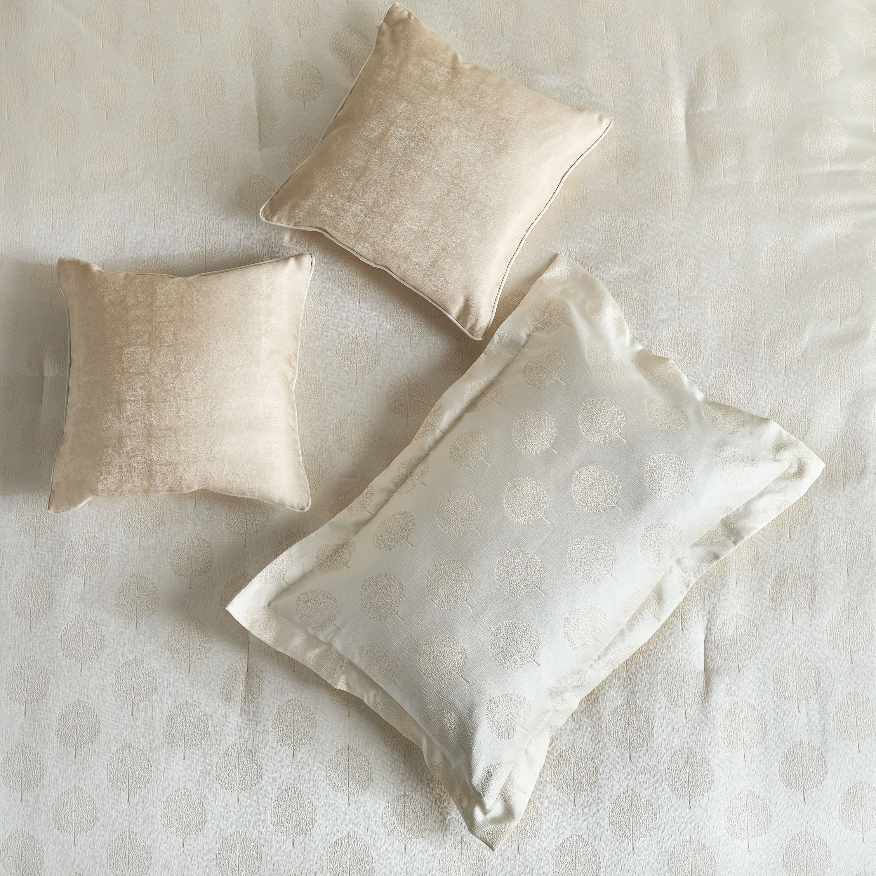 Emma Jacquard 6-Piece King Comforter and Sheet Set - 250x260 cm-household-bedding-comfortersandbedspreads-bedinabag-image-3