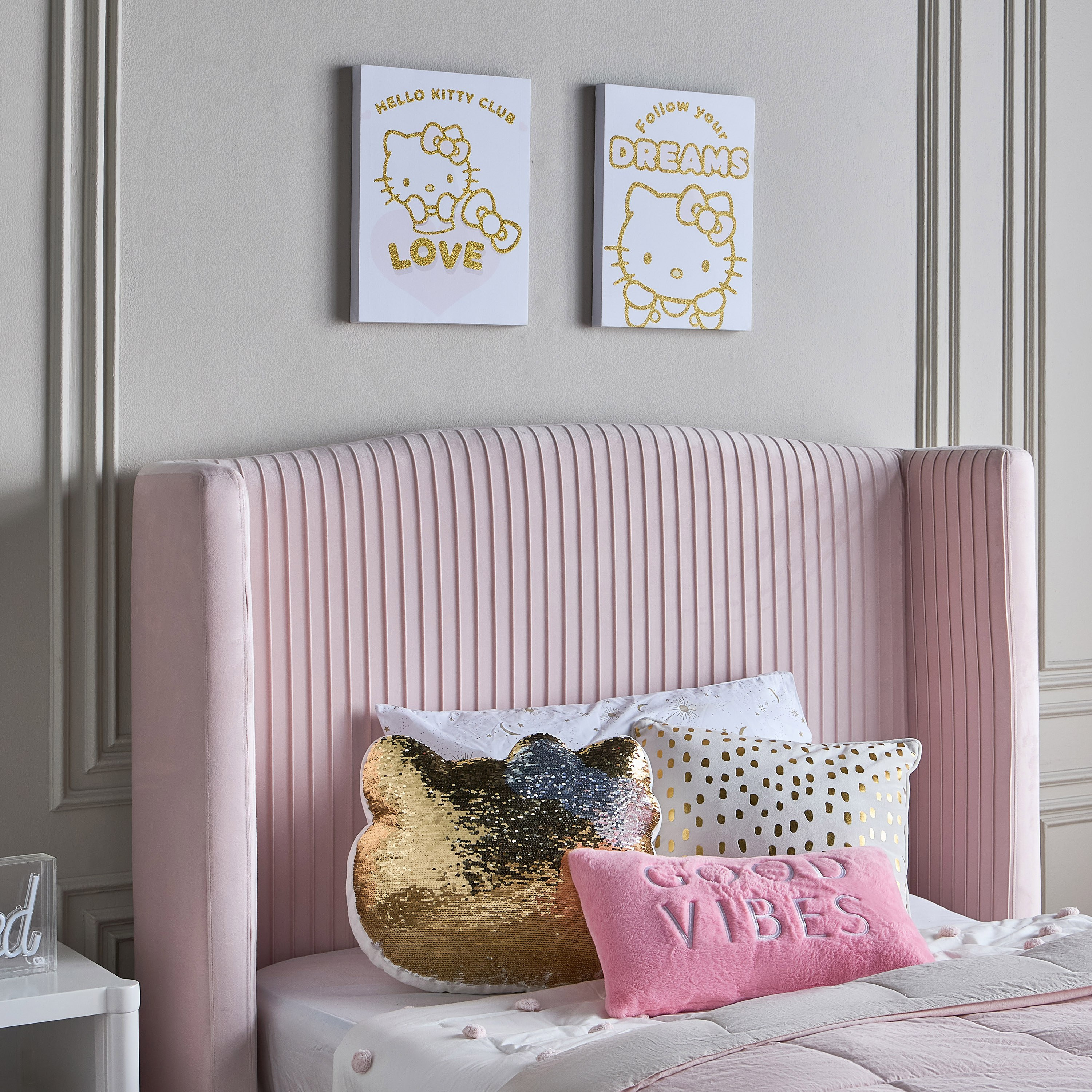 زينة حائط كانفاس لاف هالو كيتي كلوب  - 30x40 سم-babyandkids-decorandlighting-decor-wallart-image-3