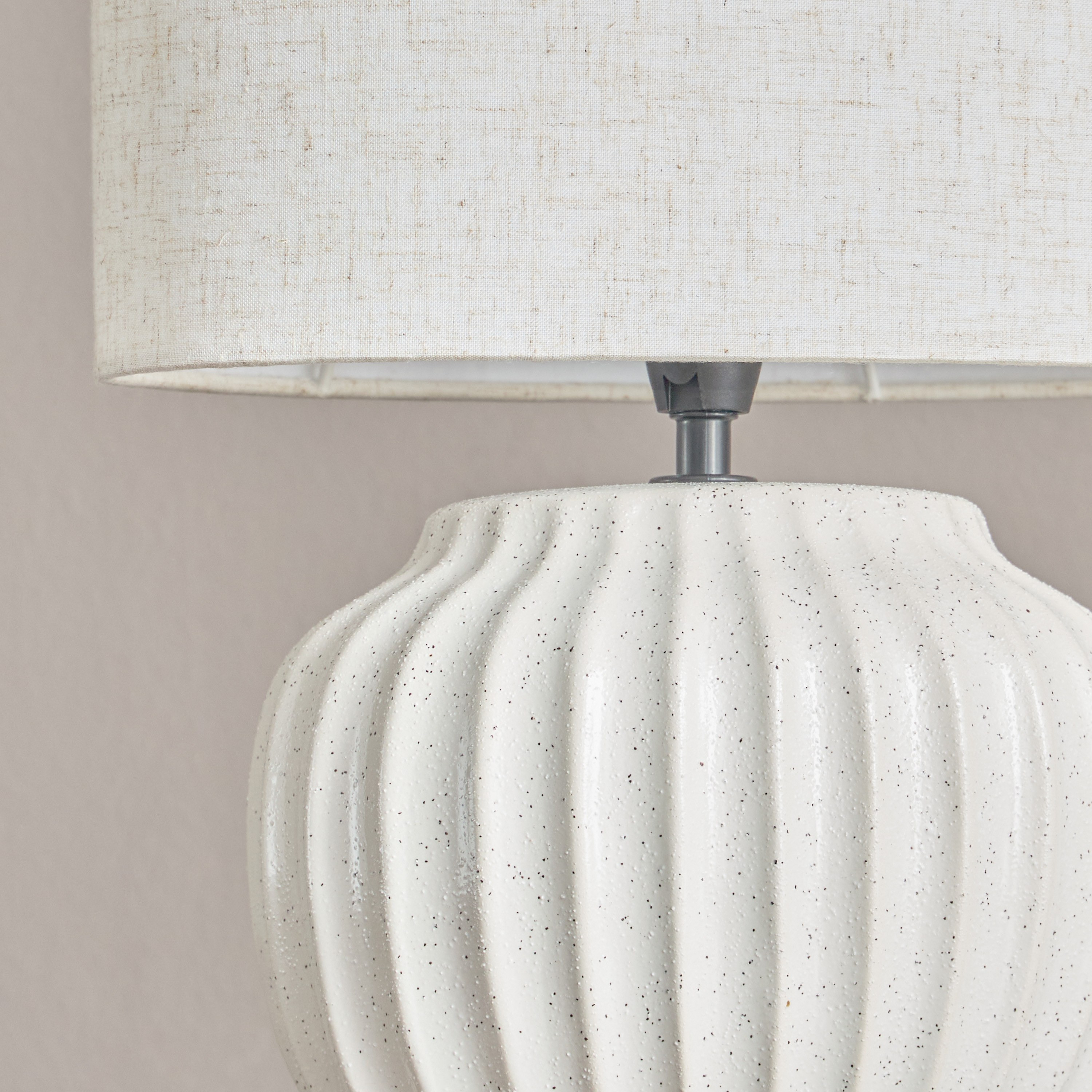 Agata Ceramic Table Lamp - 36 cm-household-lighting-tableanddesklamps-image-3