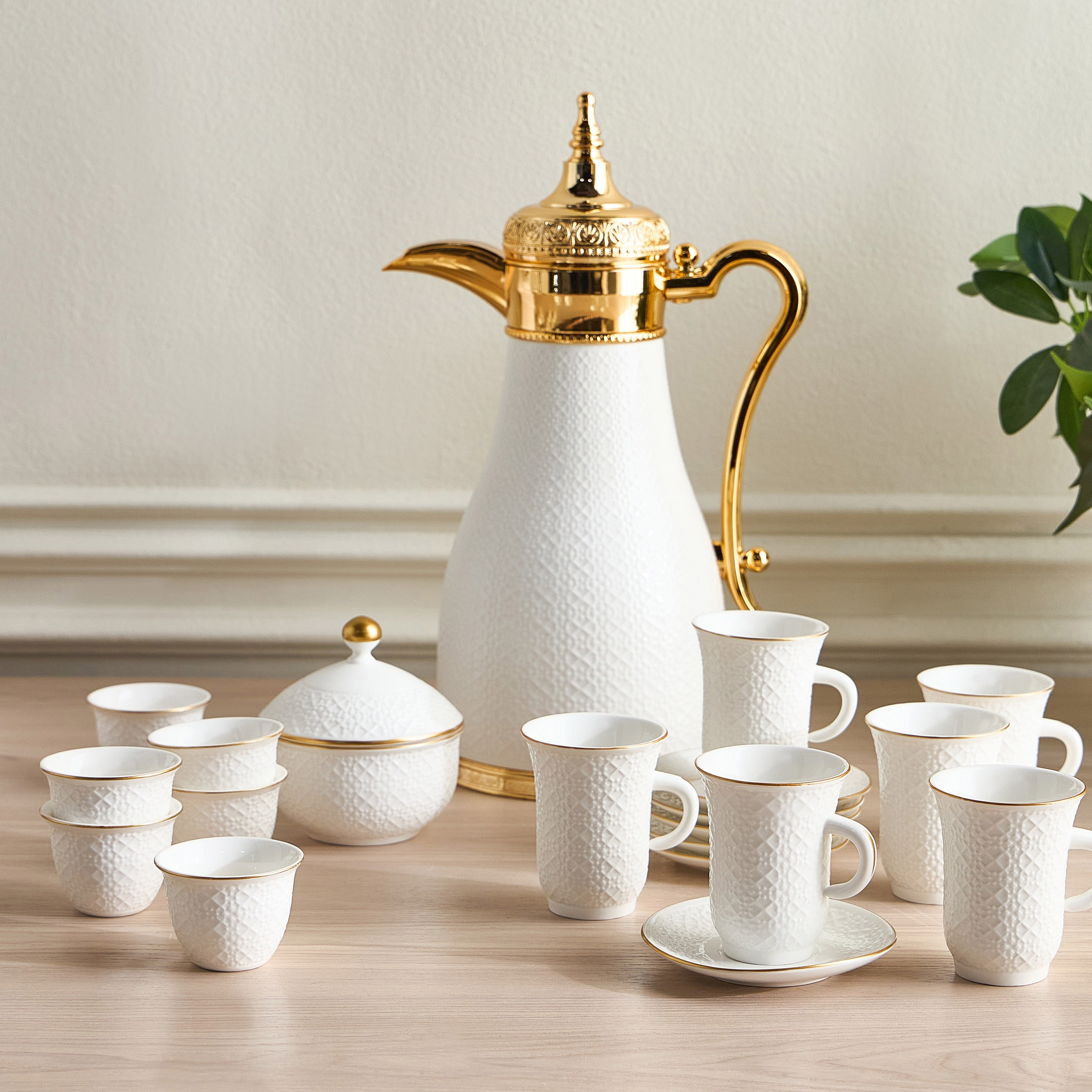 Dalia 20-Piece Porcelain Tea Set - Serves 6