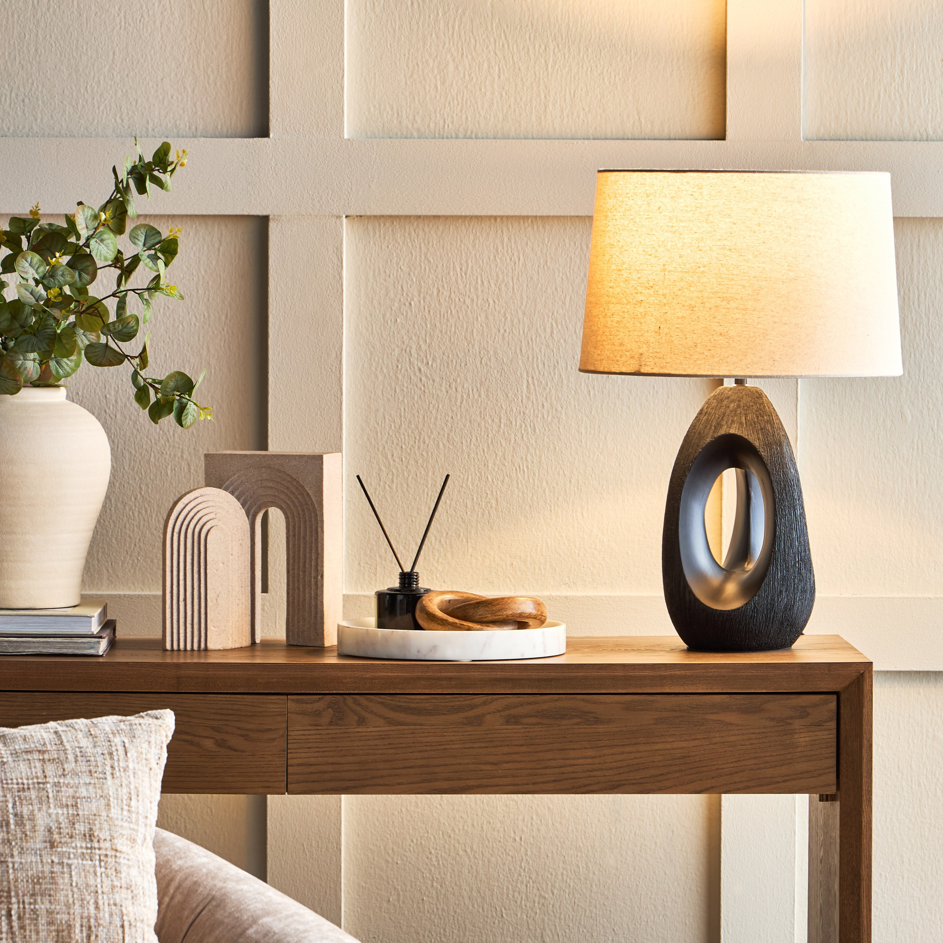 Fleur Ceramic Table Lamp - 60 cm-household-lighting-tableanddesklamps-image-5