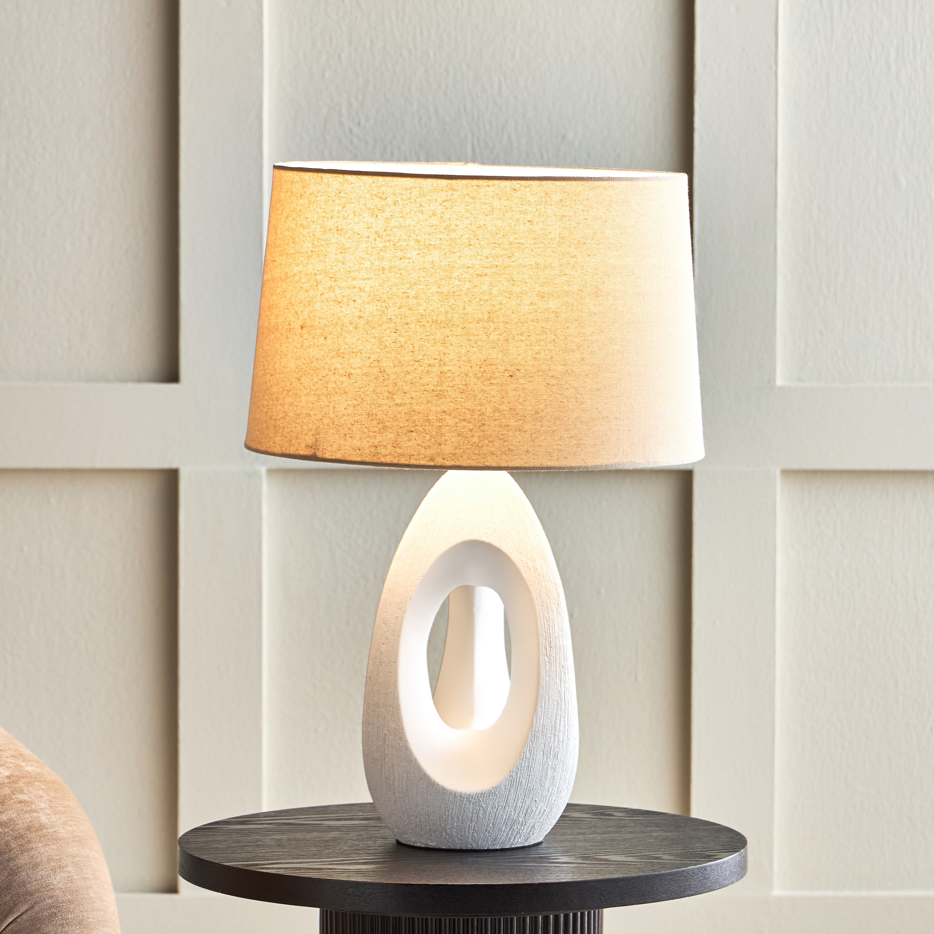 Fleur Ceramic Table Lamp - 60 cm-household-lighting-tableanddesklamps-image-2