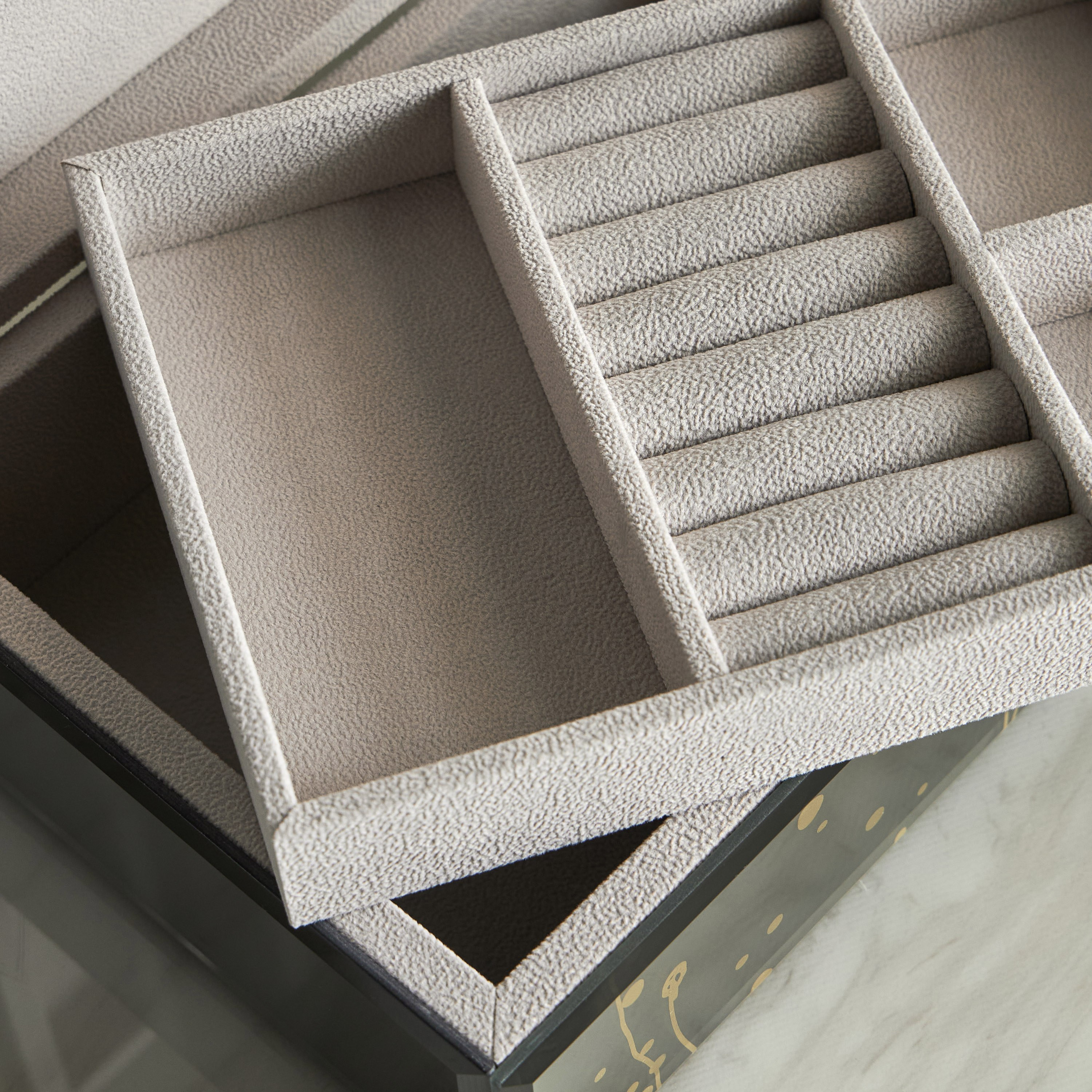 صندوق مجوهرات - أليفيا-household-storage-jewelleryorganizing-jewelleryboxesandstands-image-3