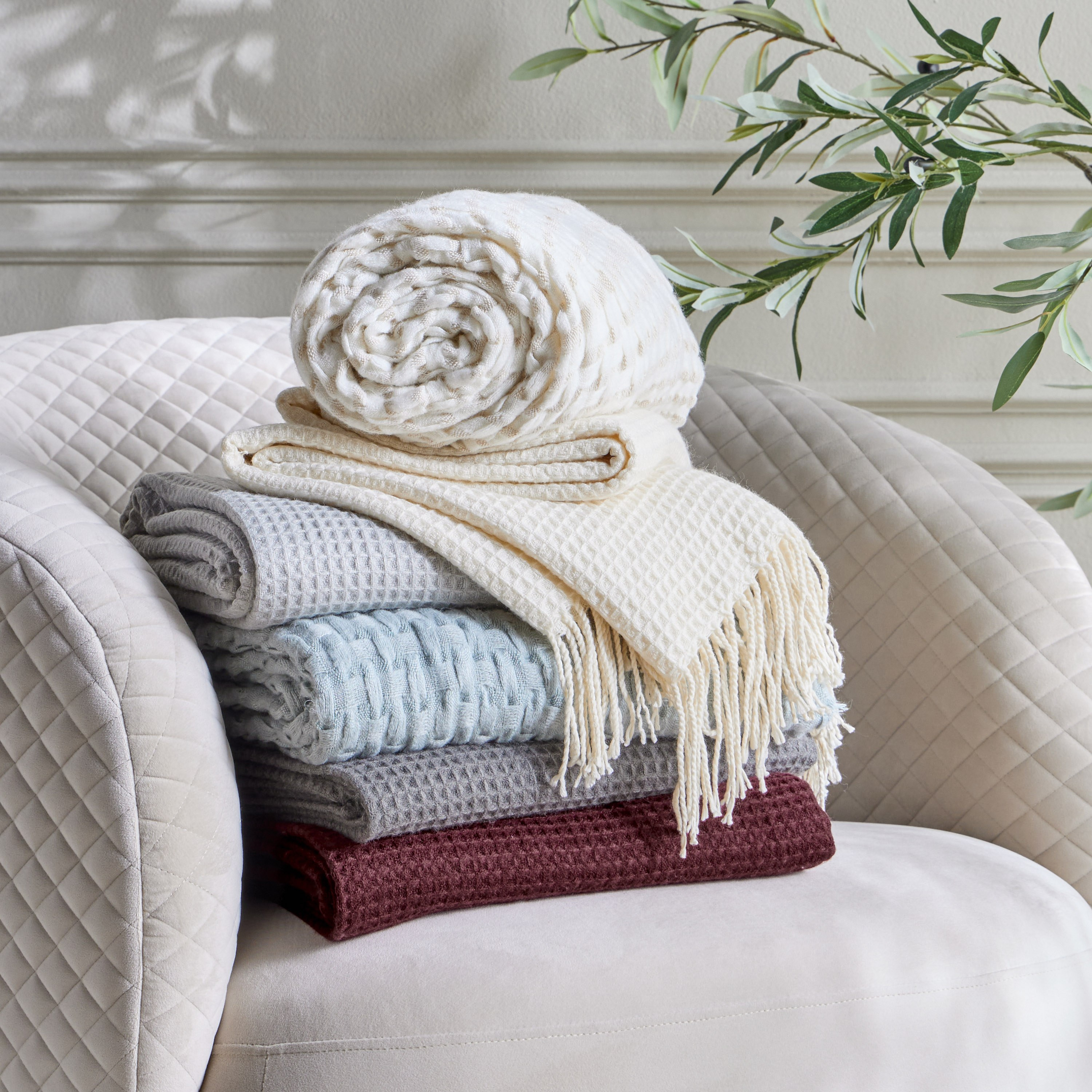 Loire Acrylic Throw - 130x170 cm-household-cushionsandthrows-throwsandblankets-throws-image-3