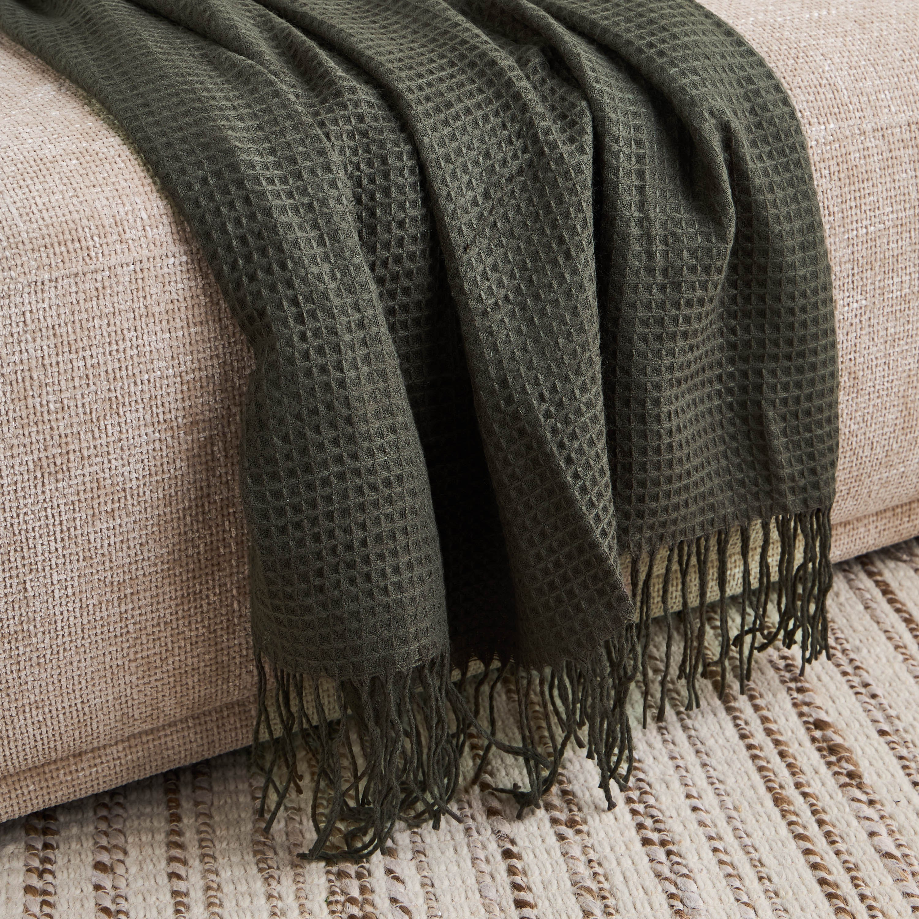 Loire Acrylic Throw - 130x170 cm-household-cushionsandthrows-throwsandblankets-throws-image-2