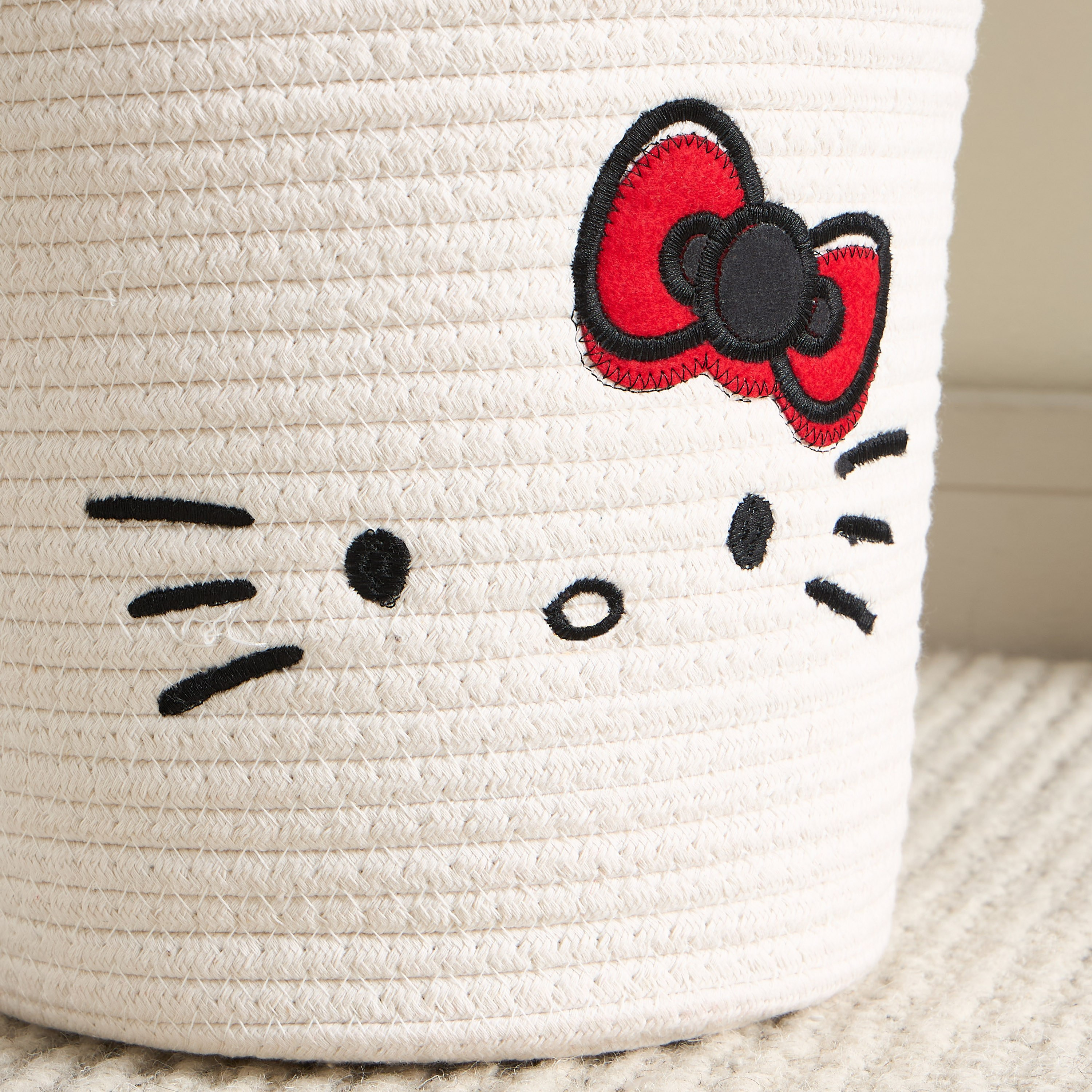 سلة قطن بتصميم هالو كيتي - 26x23x23 سم-babyandkids-bathandstorage-storage-binsandbaskets-image-3