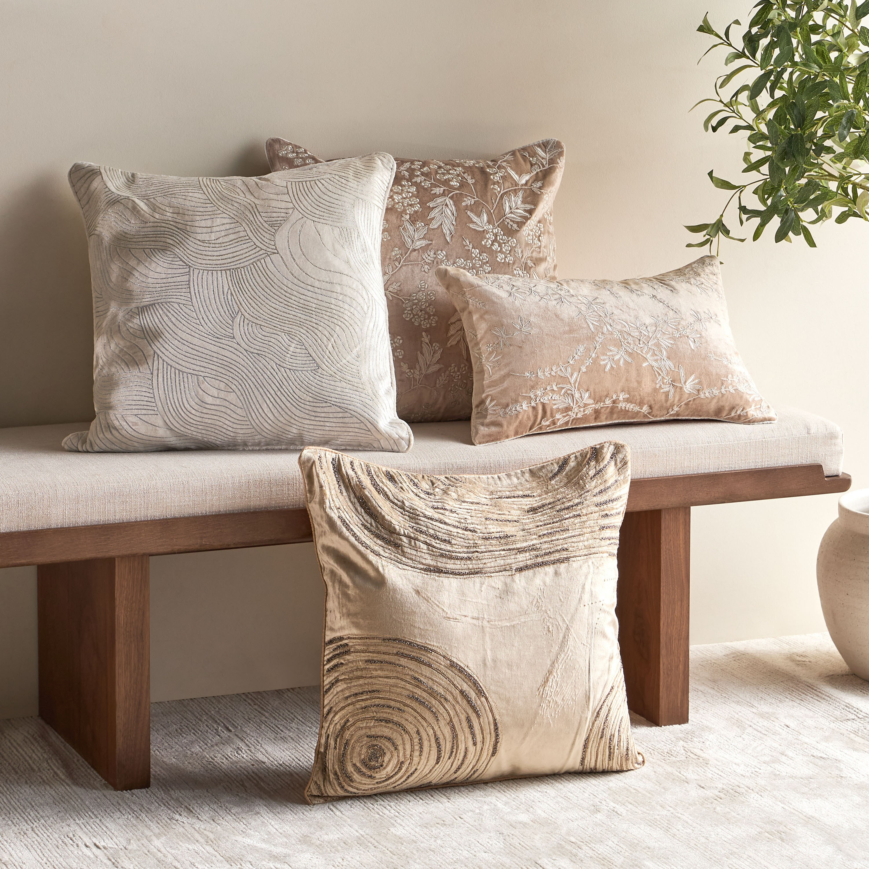 وسادة محشوة مطرزة أنوار من نيكسوس - 50x50 سم-household-cushionsandthrows-filledcushions-decorativecushions-image-4