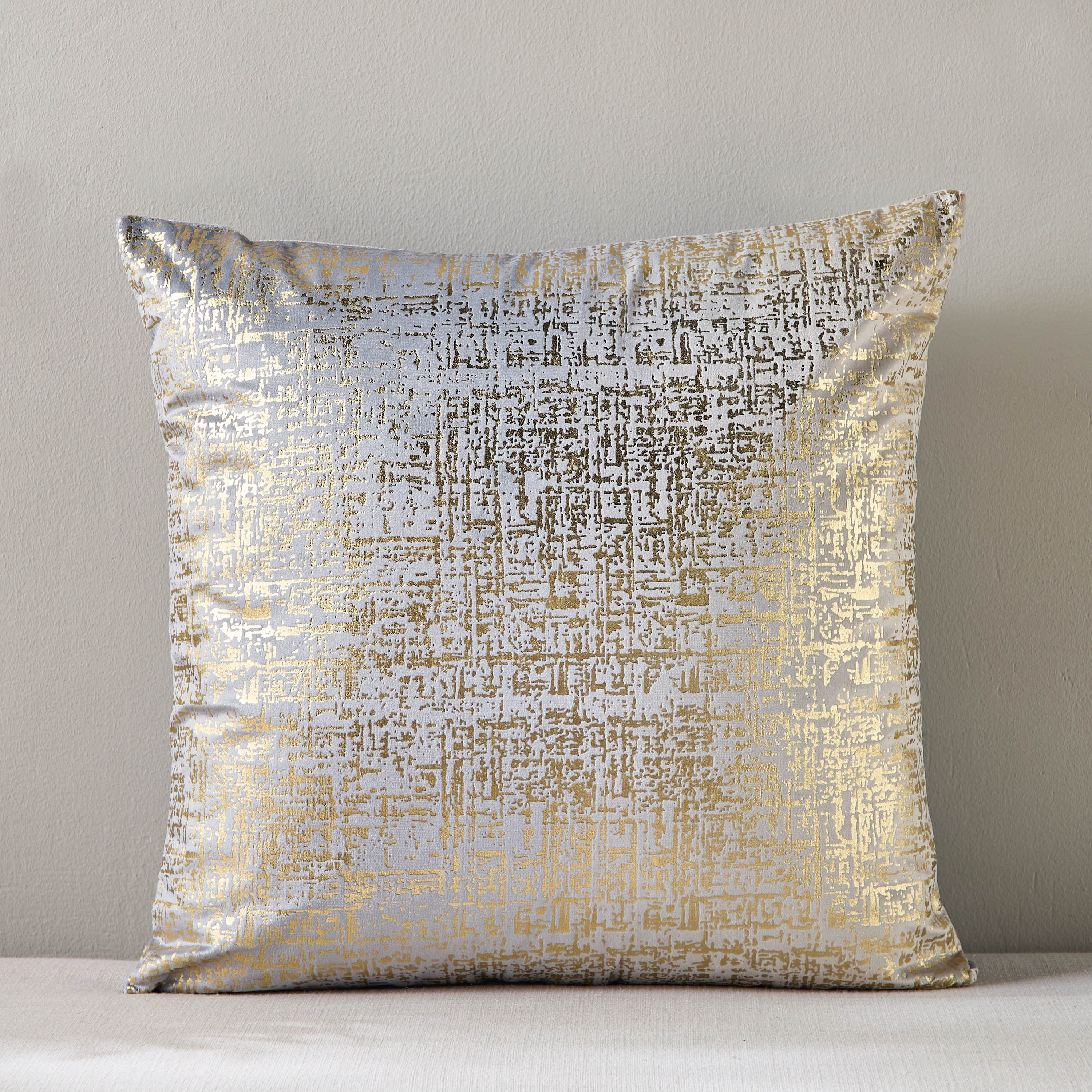 غطاء وسادة بطبعات رقائق معدنية - سيرافينا - 50x50 سم-household-cushionsandthrows-cushioncovers-image-1